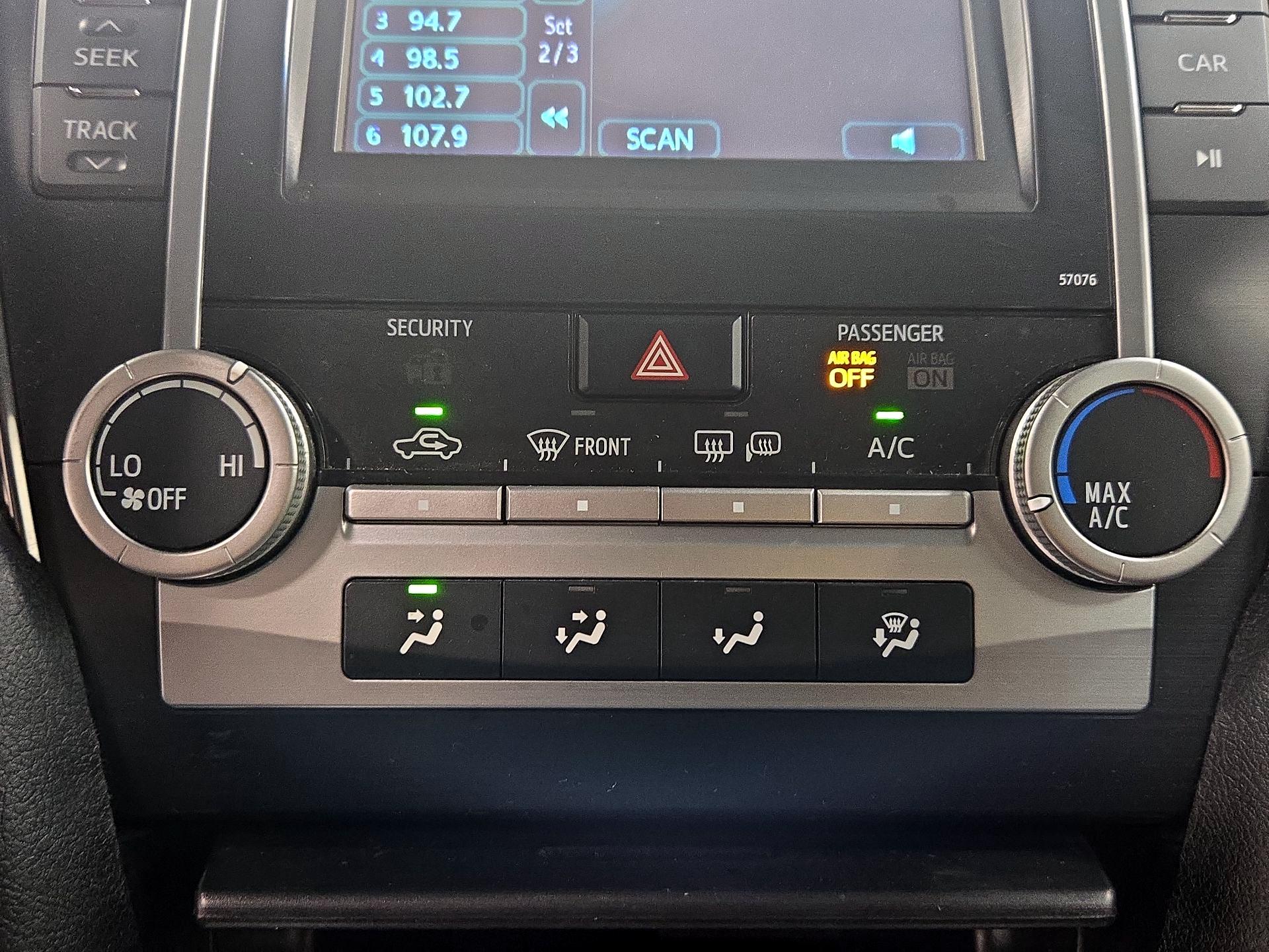Thumbnail: 2013 Toyota Camry - 15
