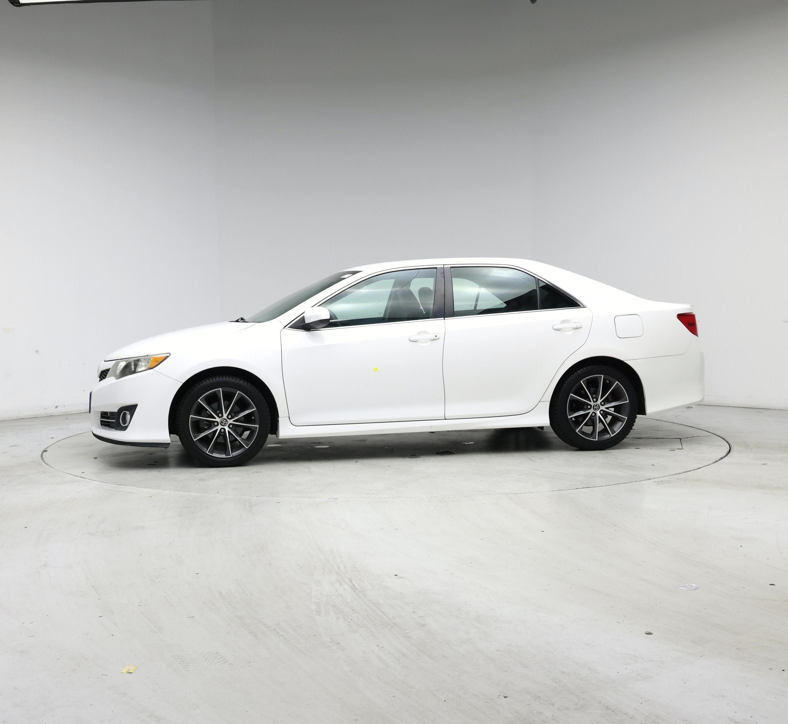 Thumbnail: 2013 Toyota Camry - 3