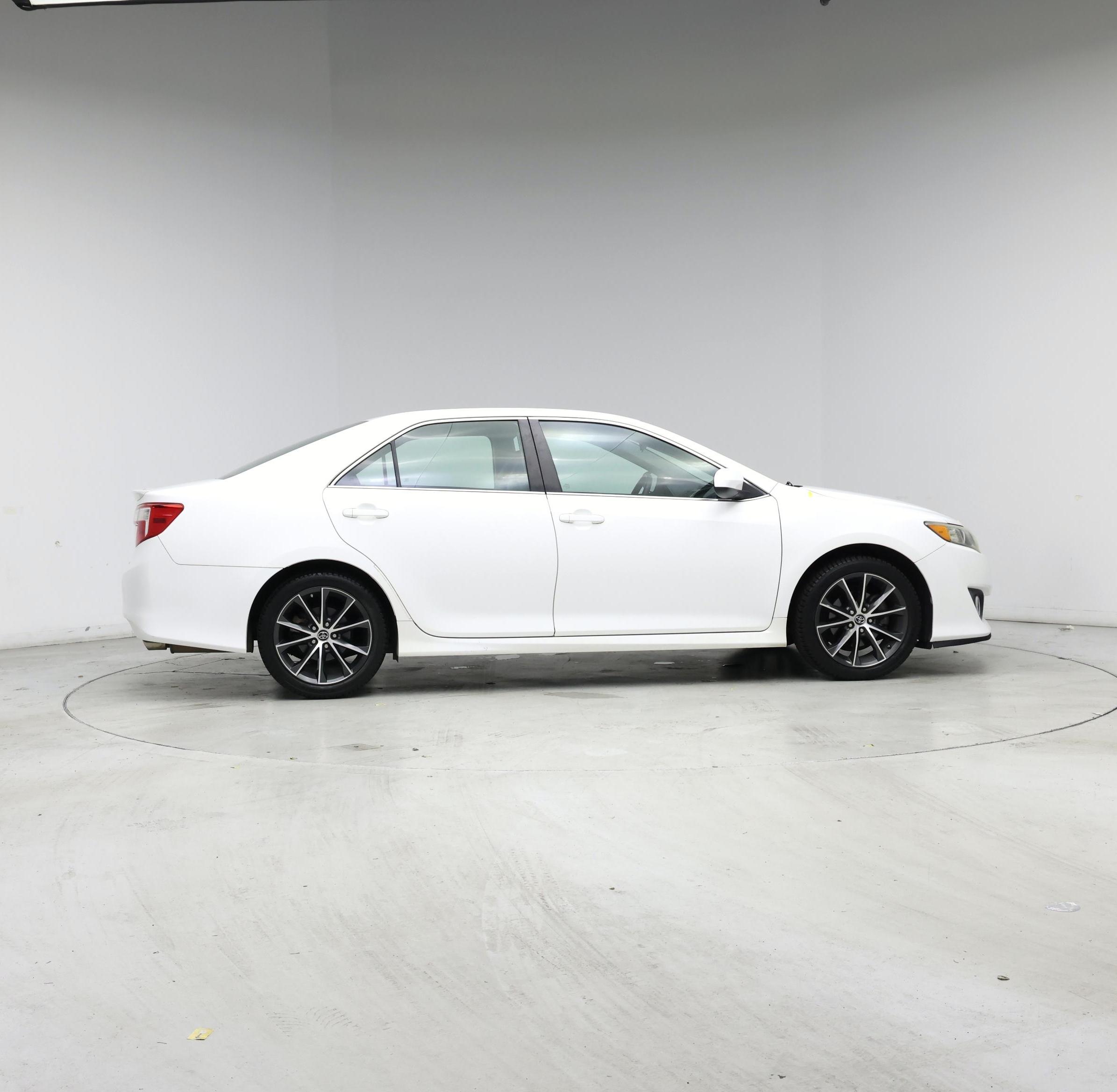 Thumbnail: 2013 Toyota Camry - 7