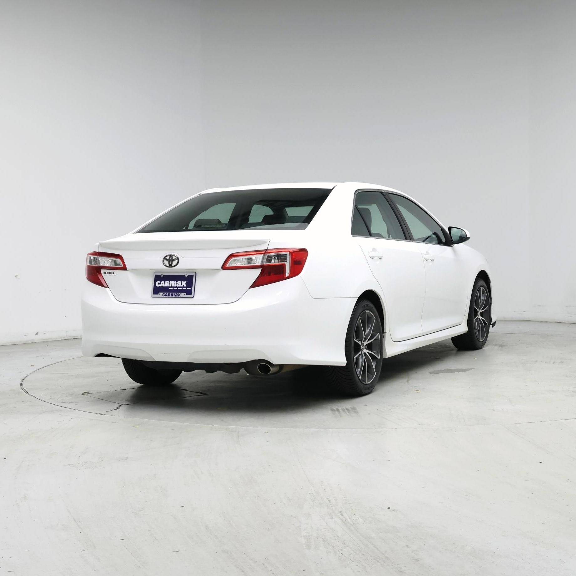 Thumbnail: 2013 Toyota Camry - 8