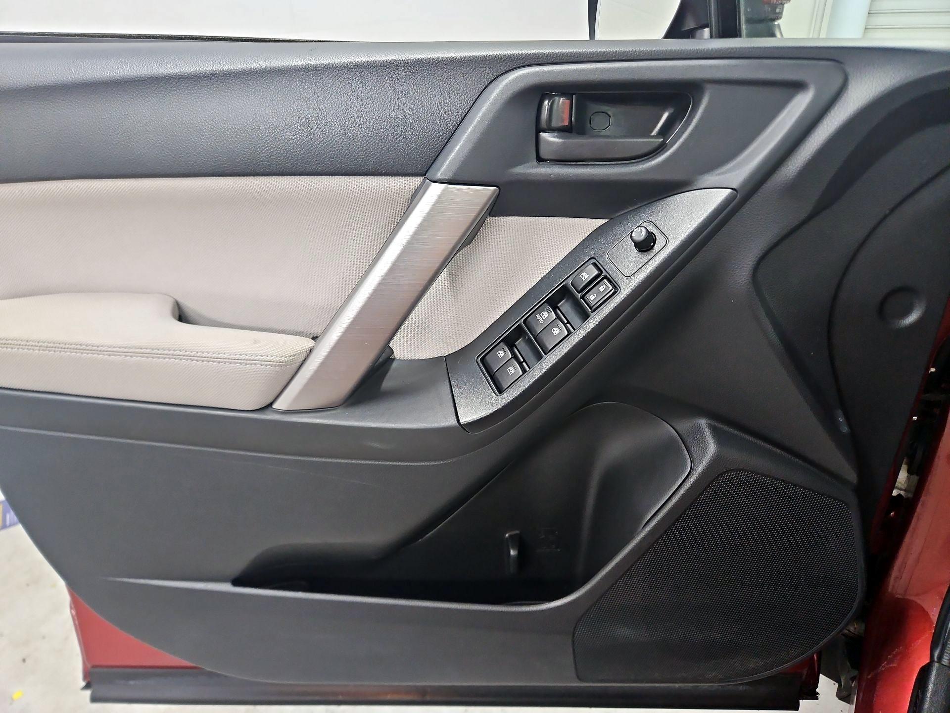 Thumbnail: 2015 Subaru Forester - 12