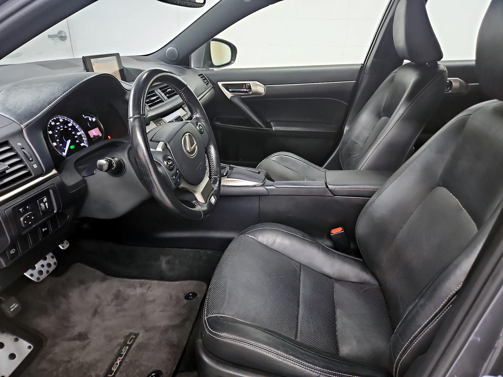 Thumbnail: 2017 Lexus CT - 11