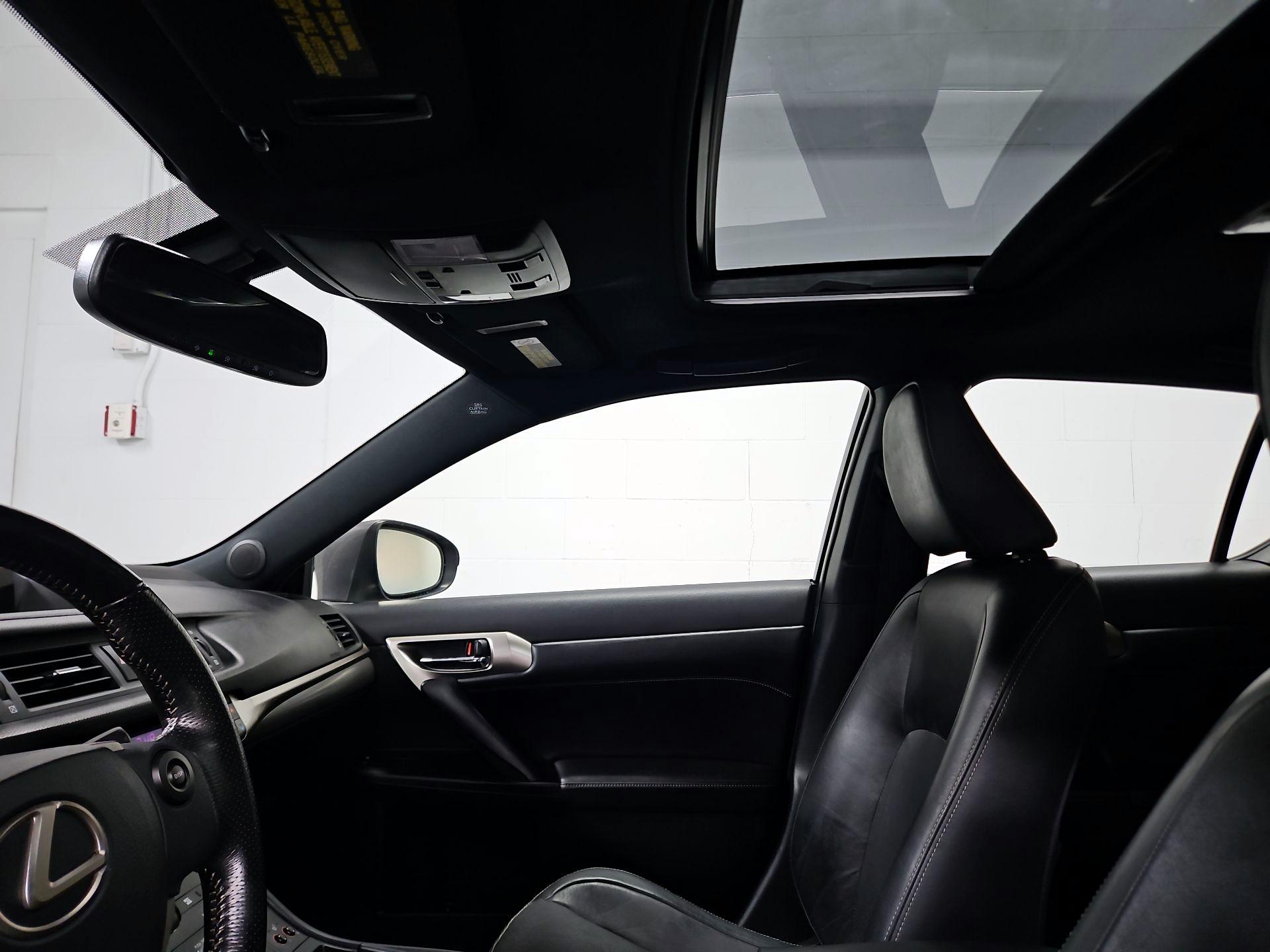 Thumbnail: 2017 Lexus CT - 20