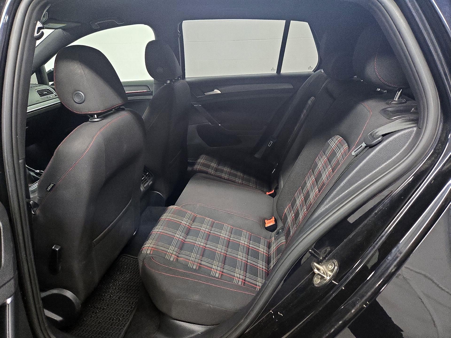 Thumbnail: 2019 Volkswagen Golf - 19