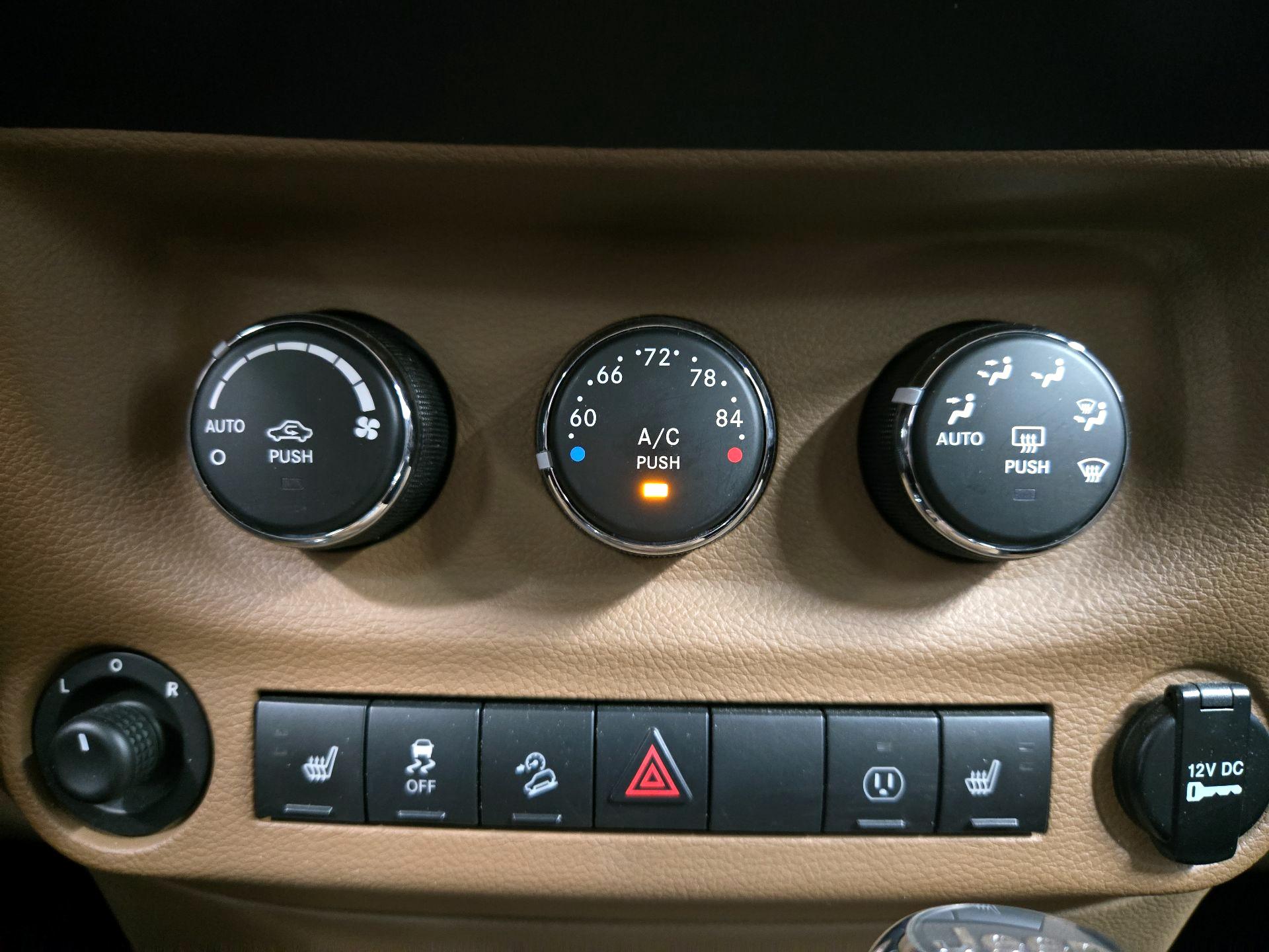 Thumbnail: 2014 Jeep Wrangler - 14