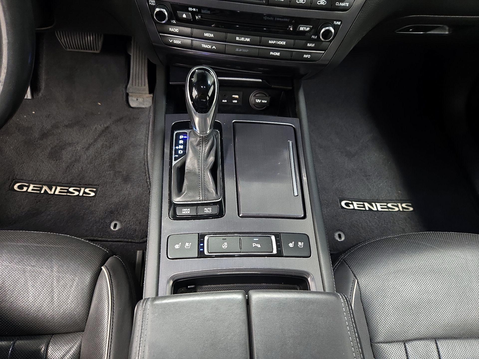 Thumbnail: 2015 Hyundai Genesis - 18