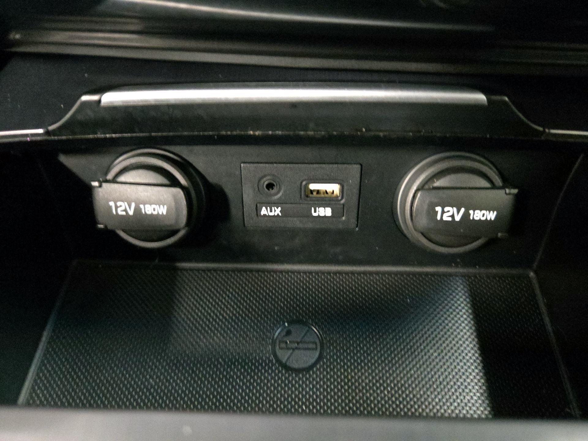 Thumbnail: 2015 Hyundai Genesis - 19