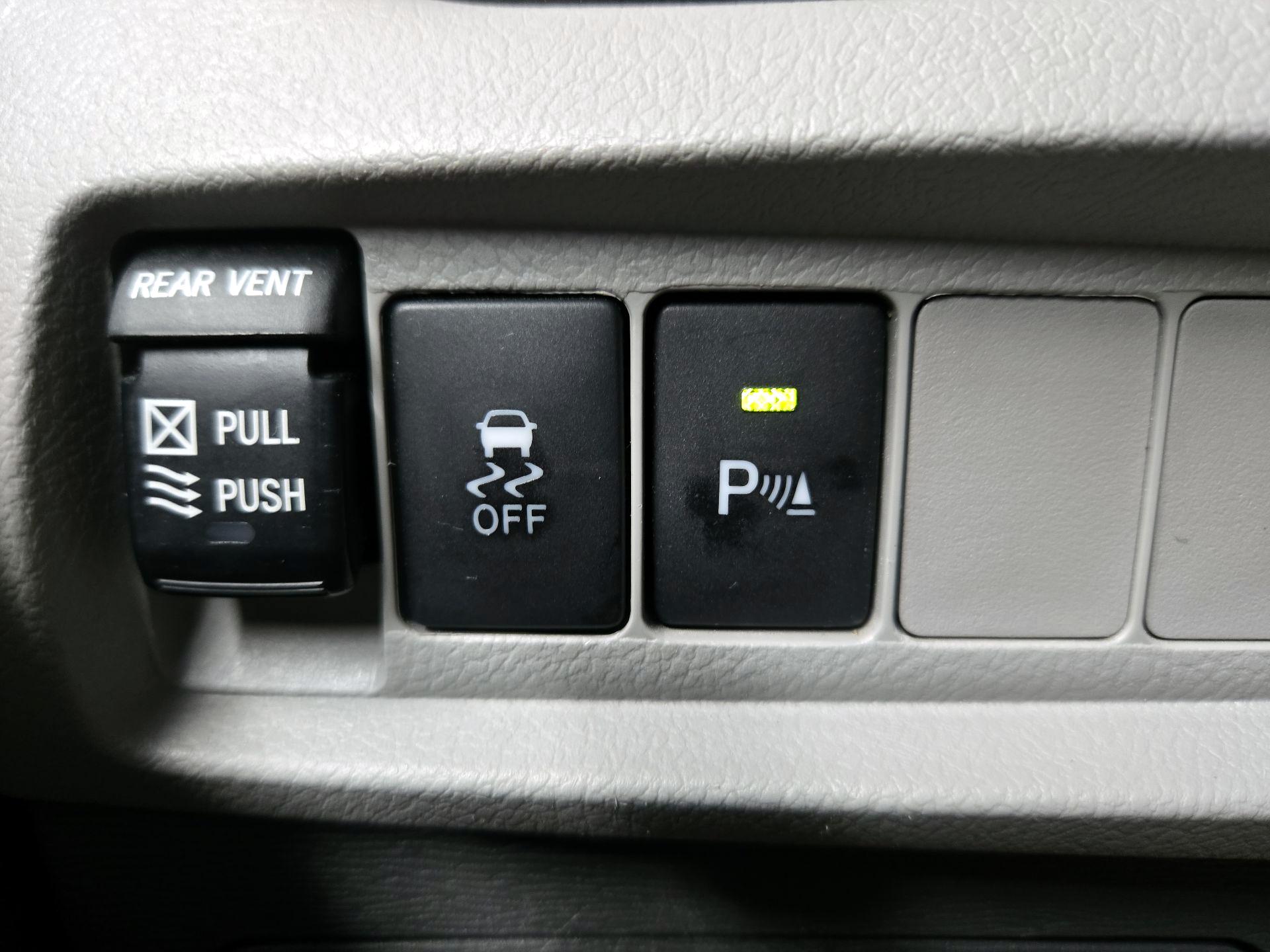 Thumbnail: 2020 Toyota Sienna - 13
