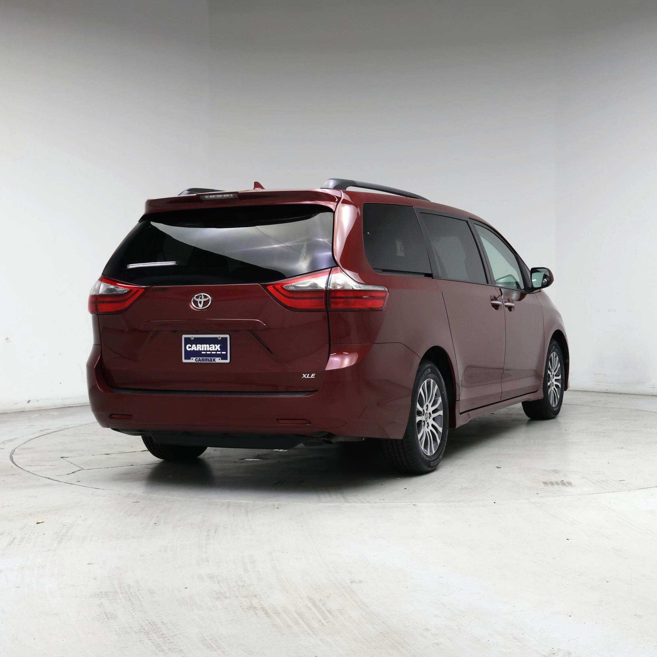 Thumbnail: 2020 Toyota Sienna - 8