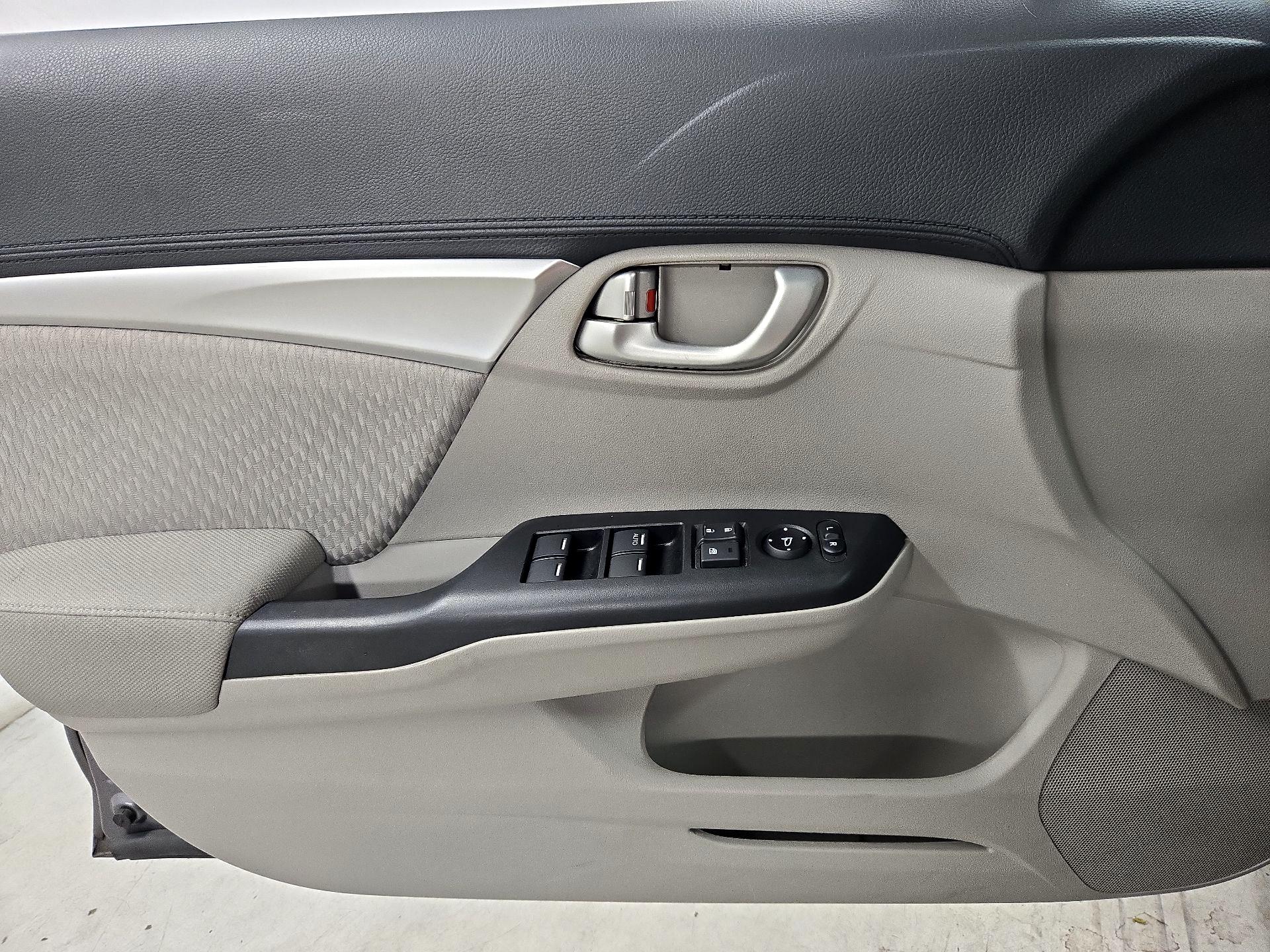 Thumbnail: 2015 Honda Civic - 12