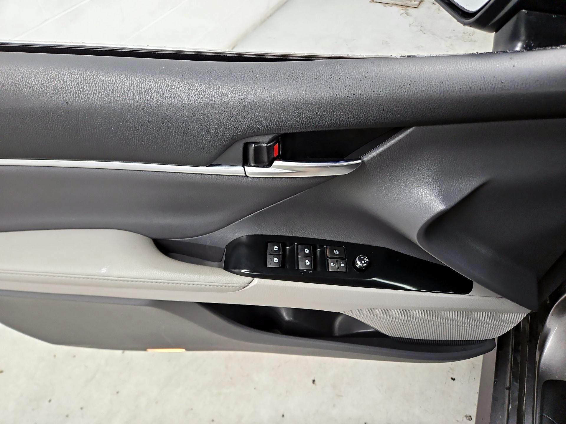 Thumbnail: 2019 Toyota Camry - 12