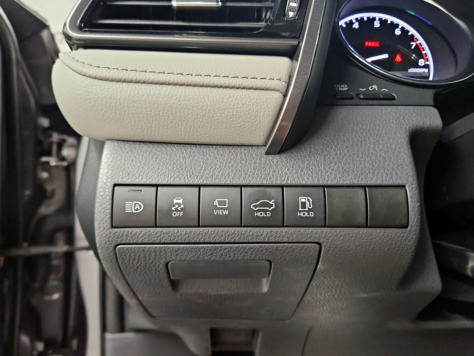 Thumbnail: 2019 Toyota Camry - 13