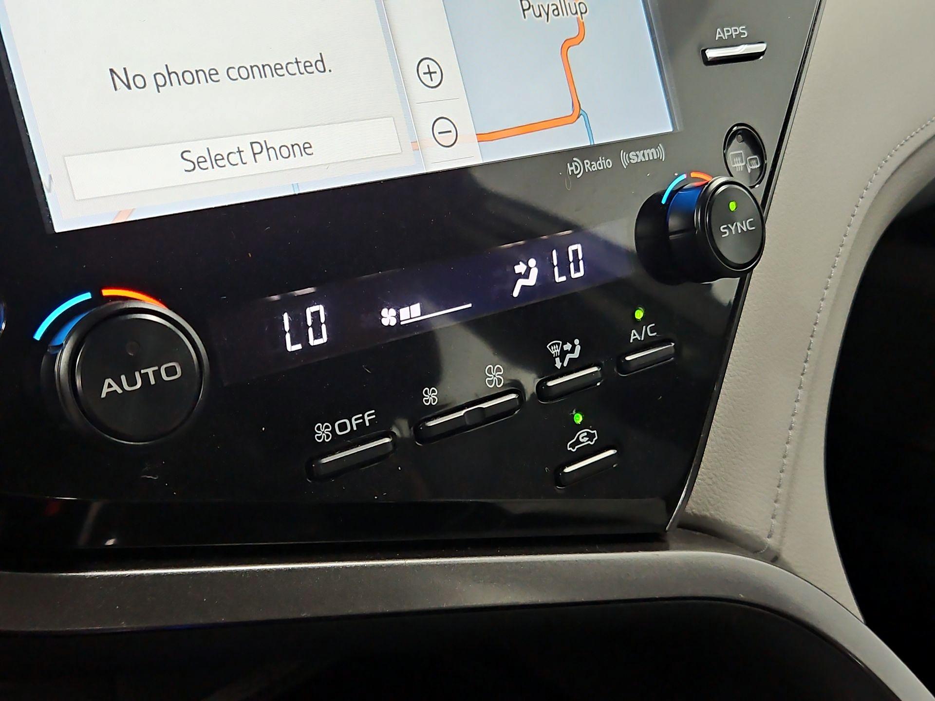 Thumbnail: 2019 Toyota Camry - 17