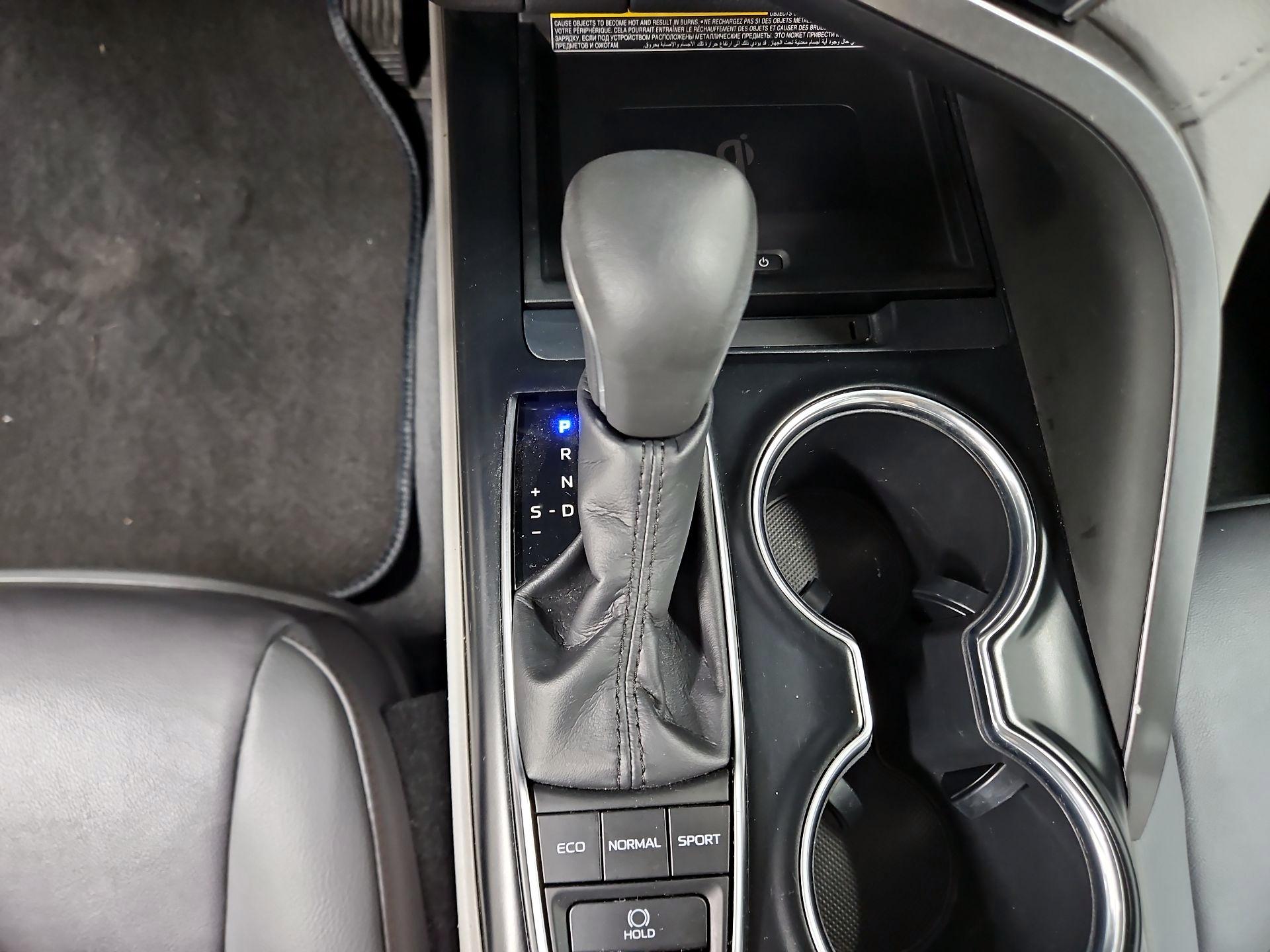 Thumbnail: 2019 Toyota Camry - 18