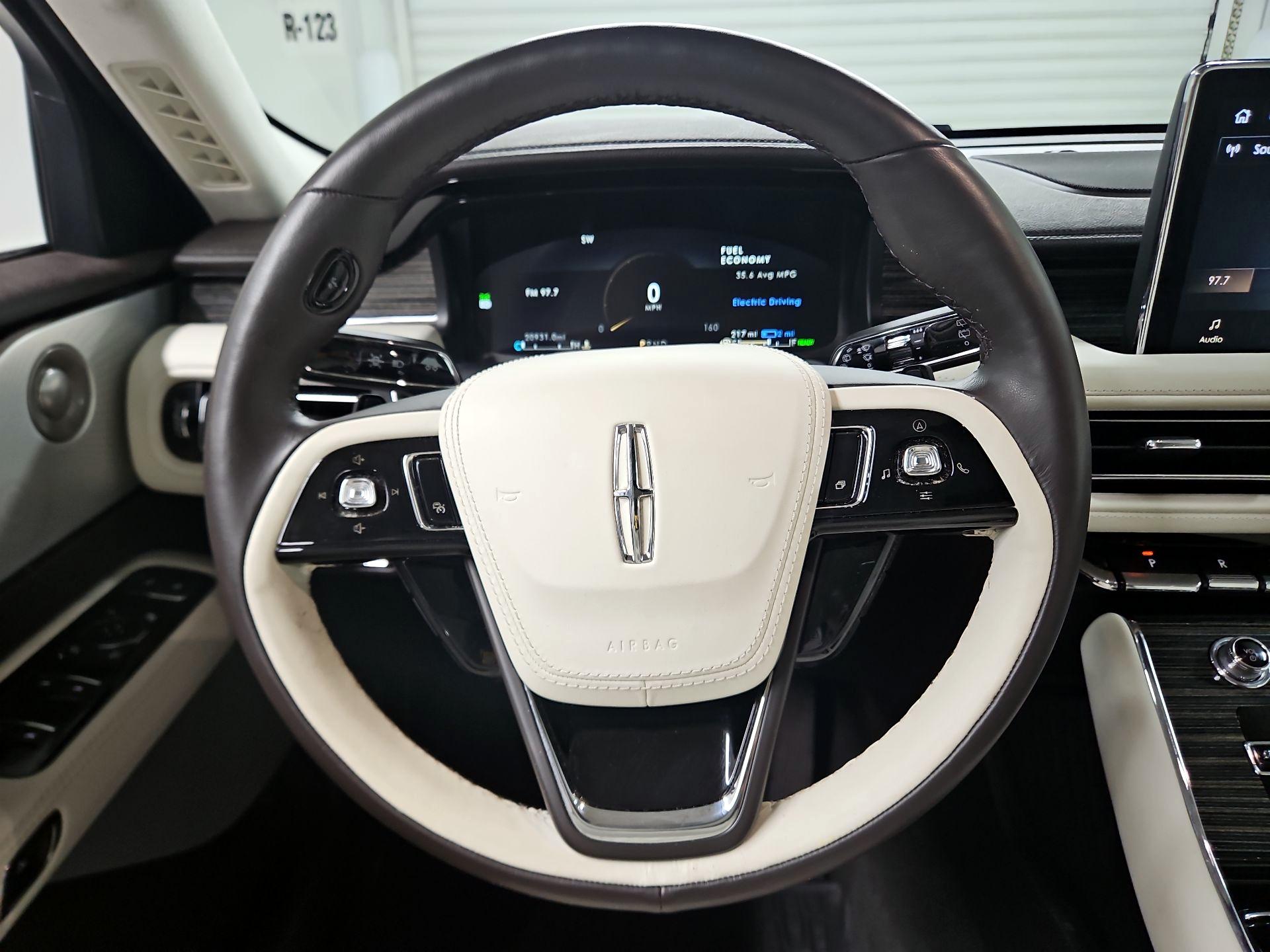 Thumbnail: 2023 Lincoln Aviator - 10