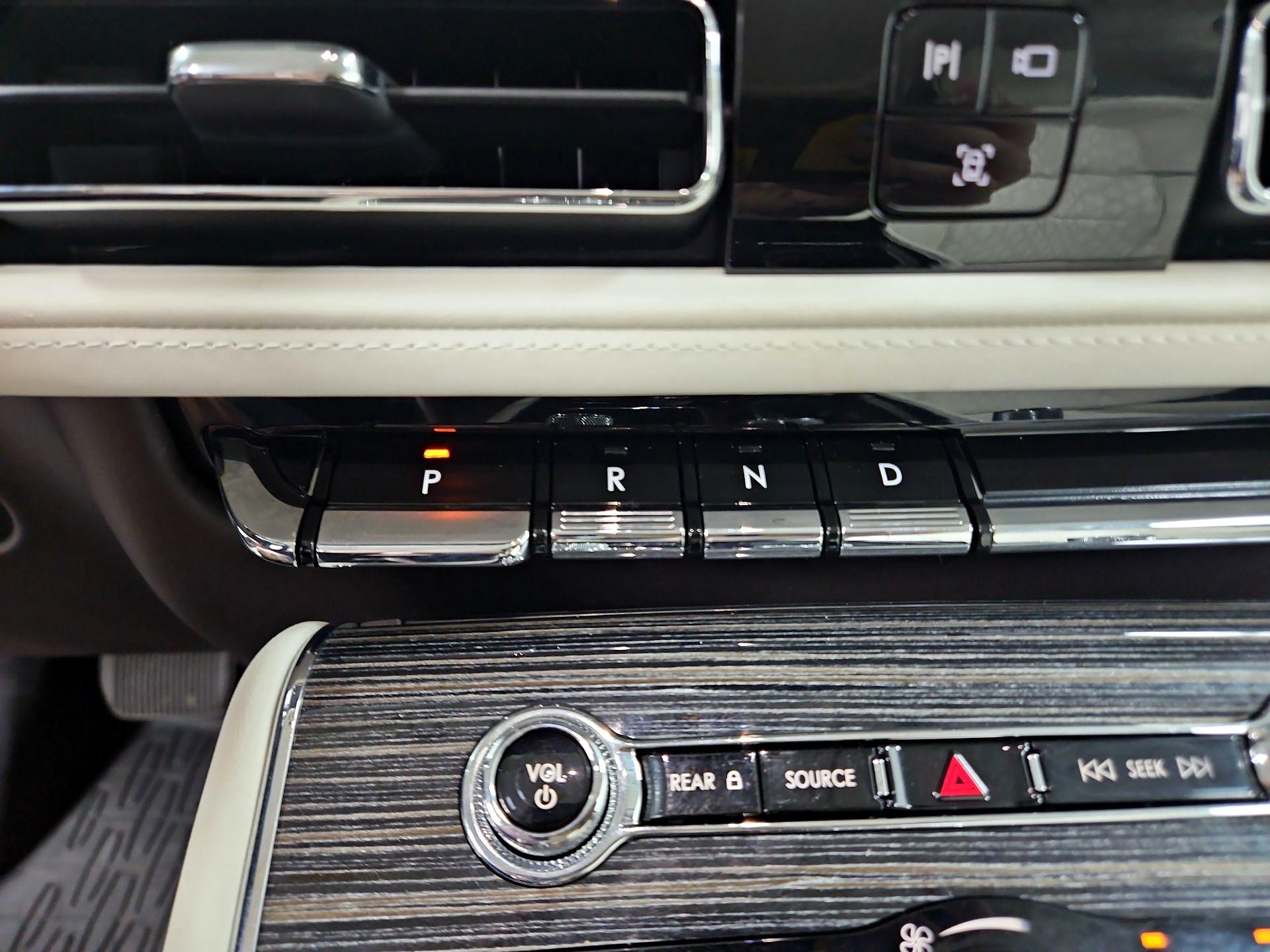 Thumbnail: 2023 Lincoln Aviator - 18