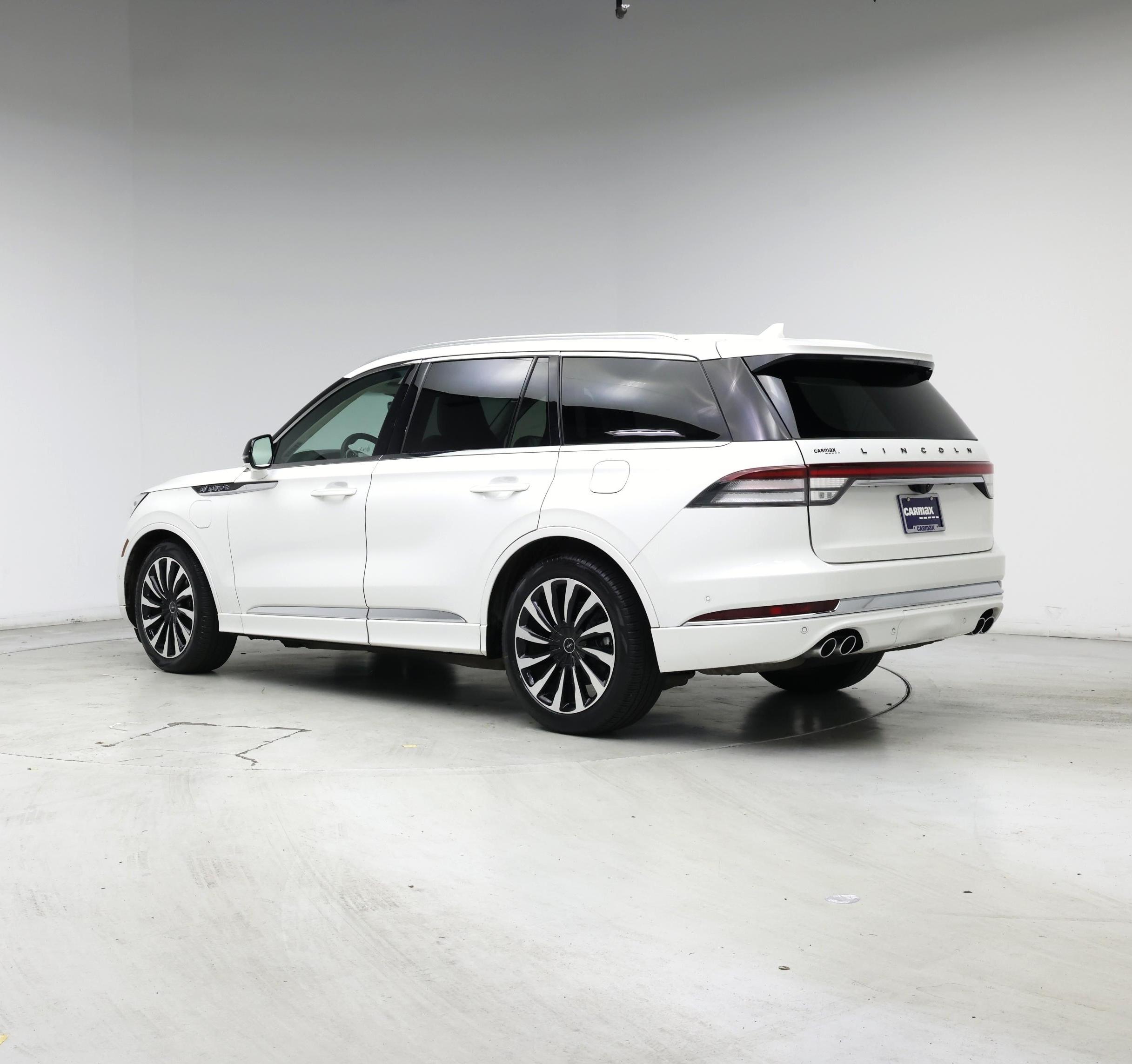 Thumbnail: 2023 Lincoln Aviator - 2