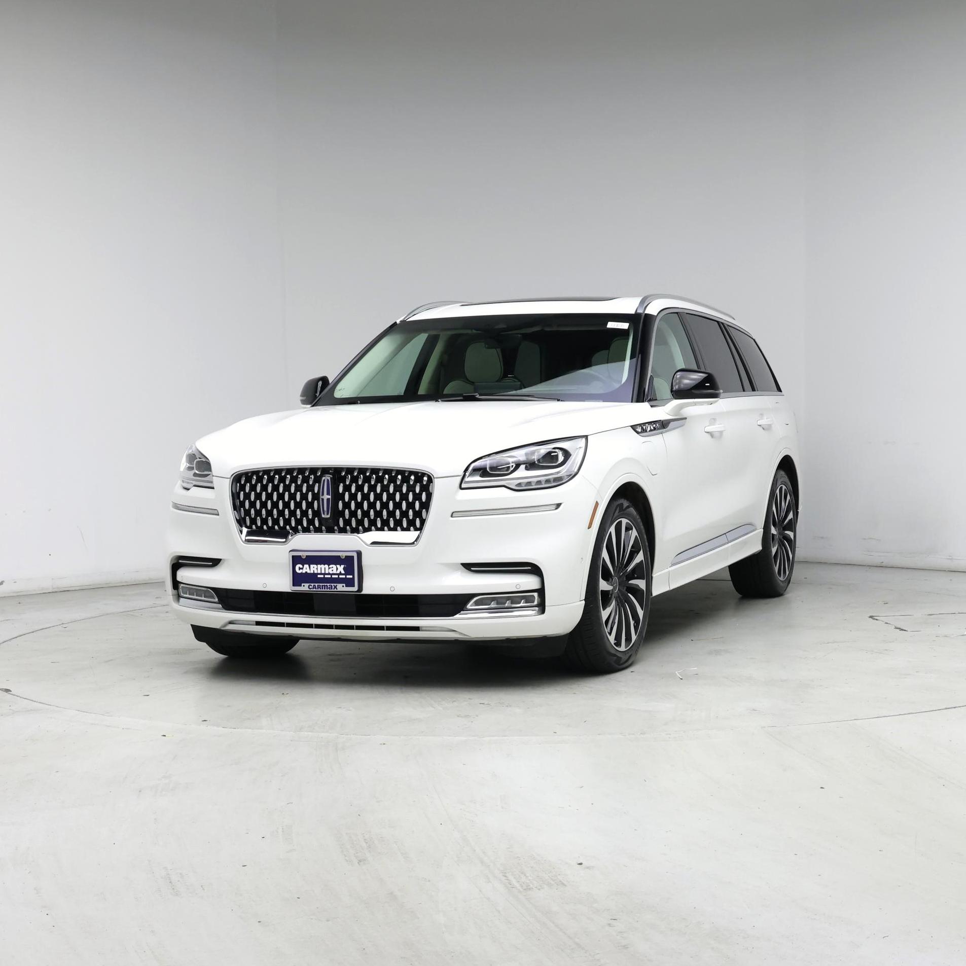 Thumbnail: 2023 Lincoln Aviator - 4