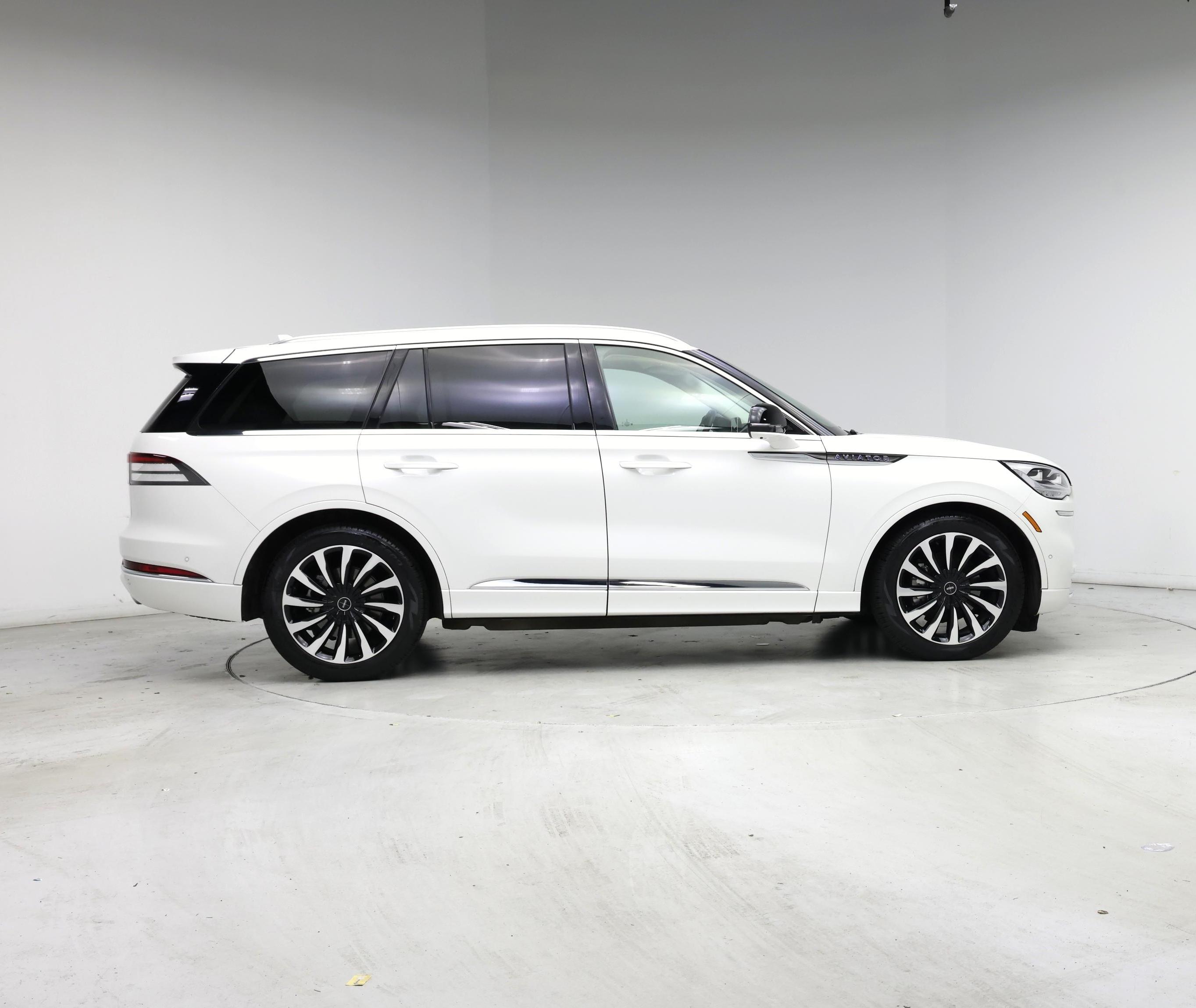 Thumbnail: 2023 Lincoln Aviator - 7