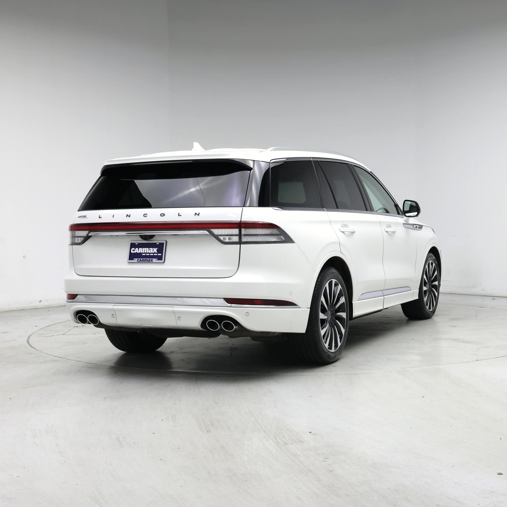 Thumbnail: 2023 Lincoln Aviator - 8