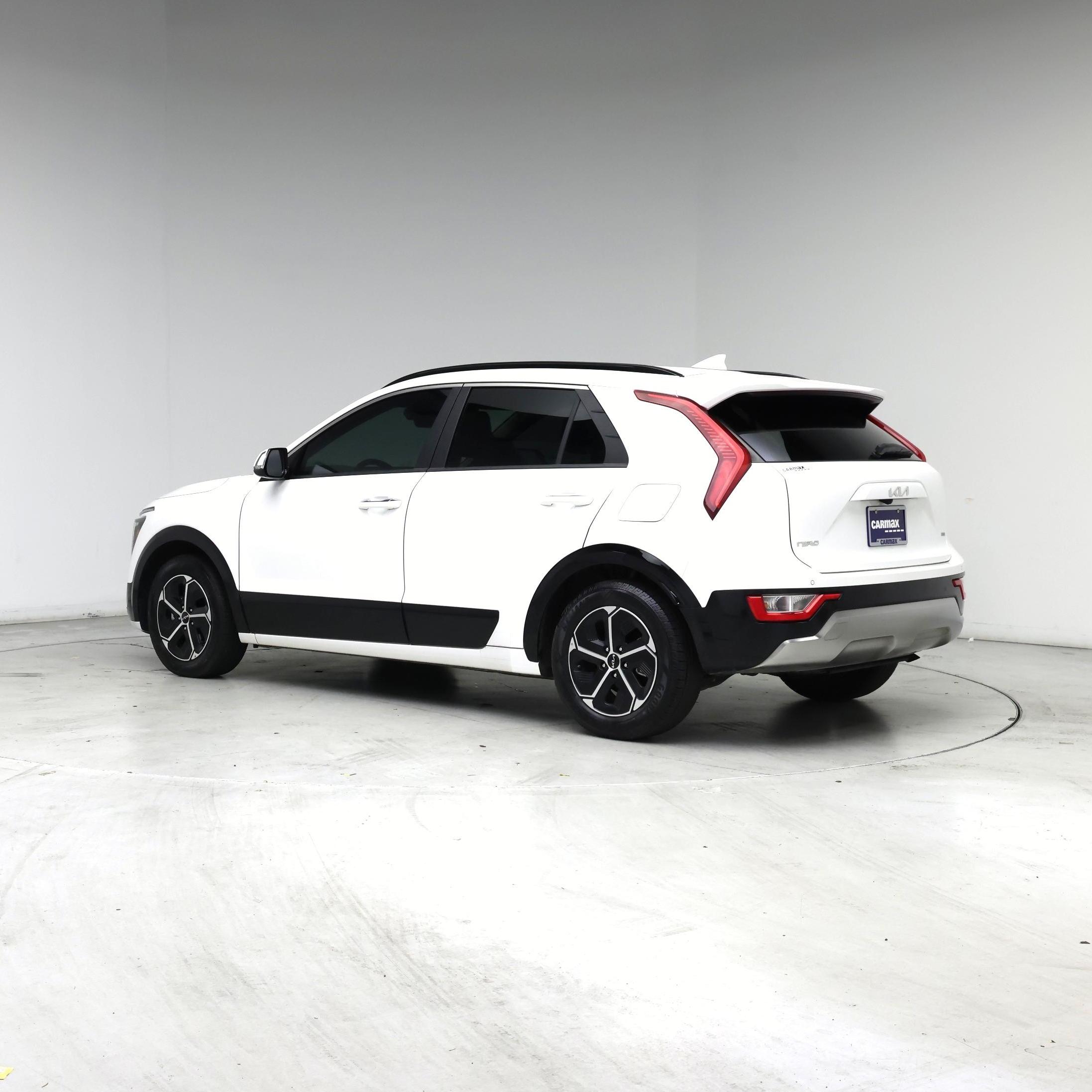 Thumbnail: 2023 Kia Niro - 2