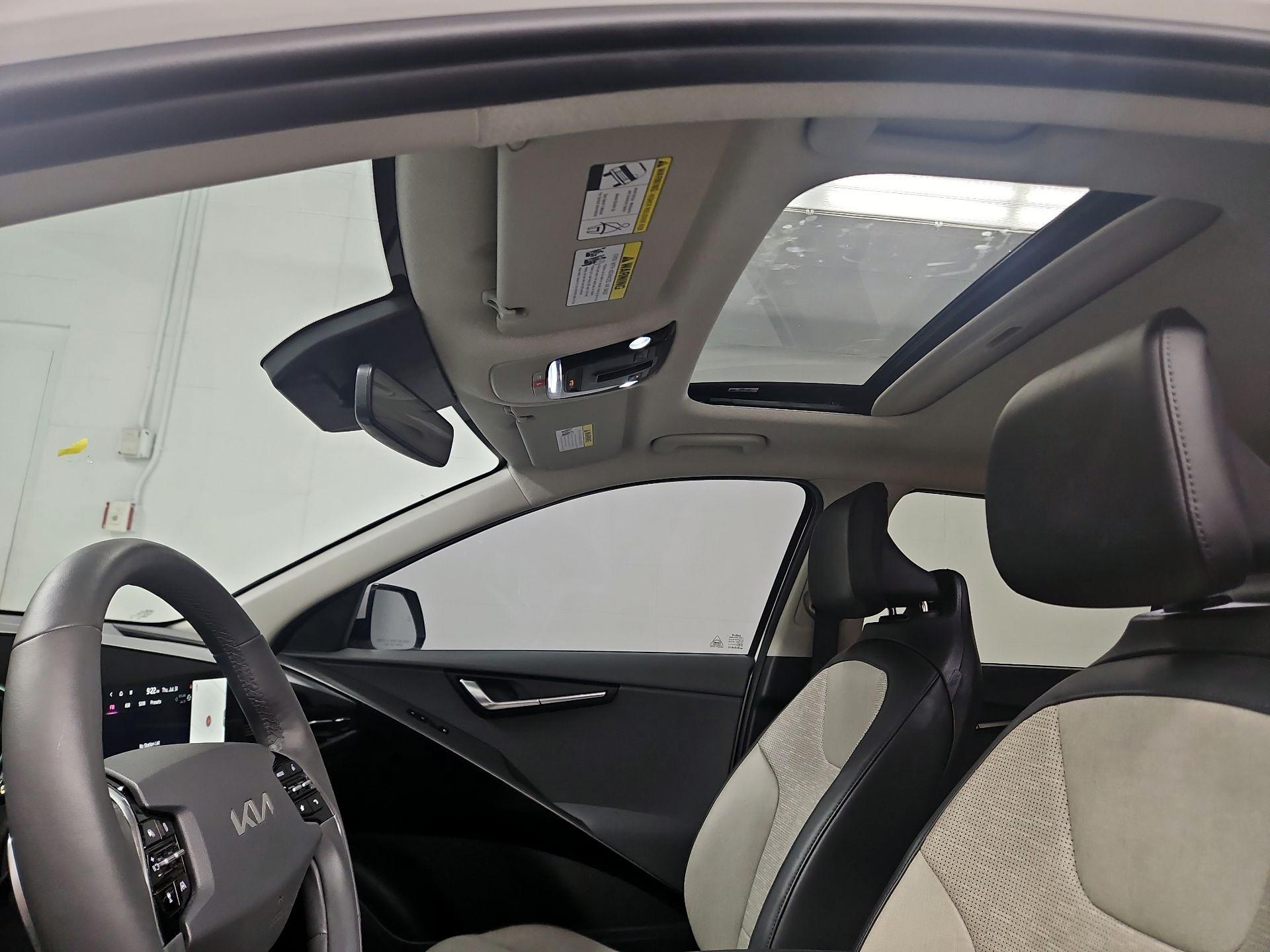 Thumbnail: 2023 Kia Niro - 20