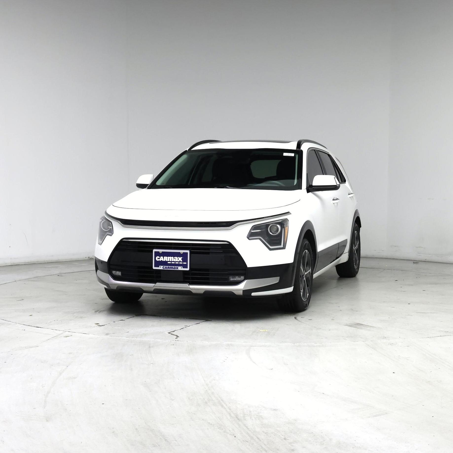 Thumbnail: 2023 Kia Niro - 4