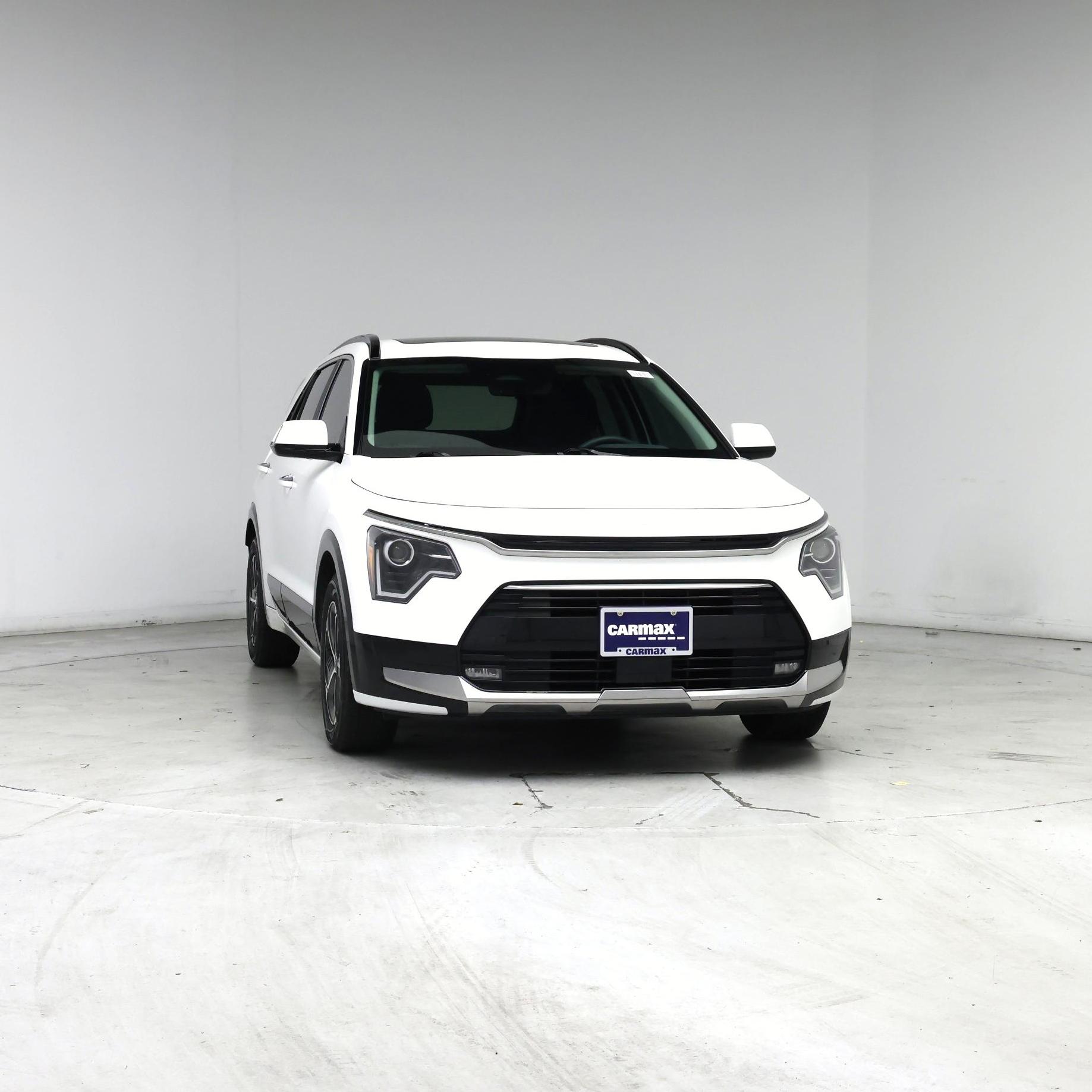 Thumbnail: 2023 Kia Niro - 5