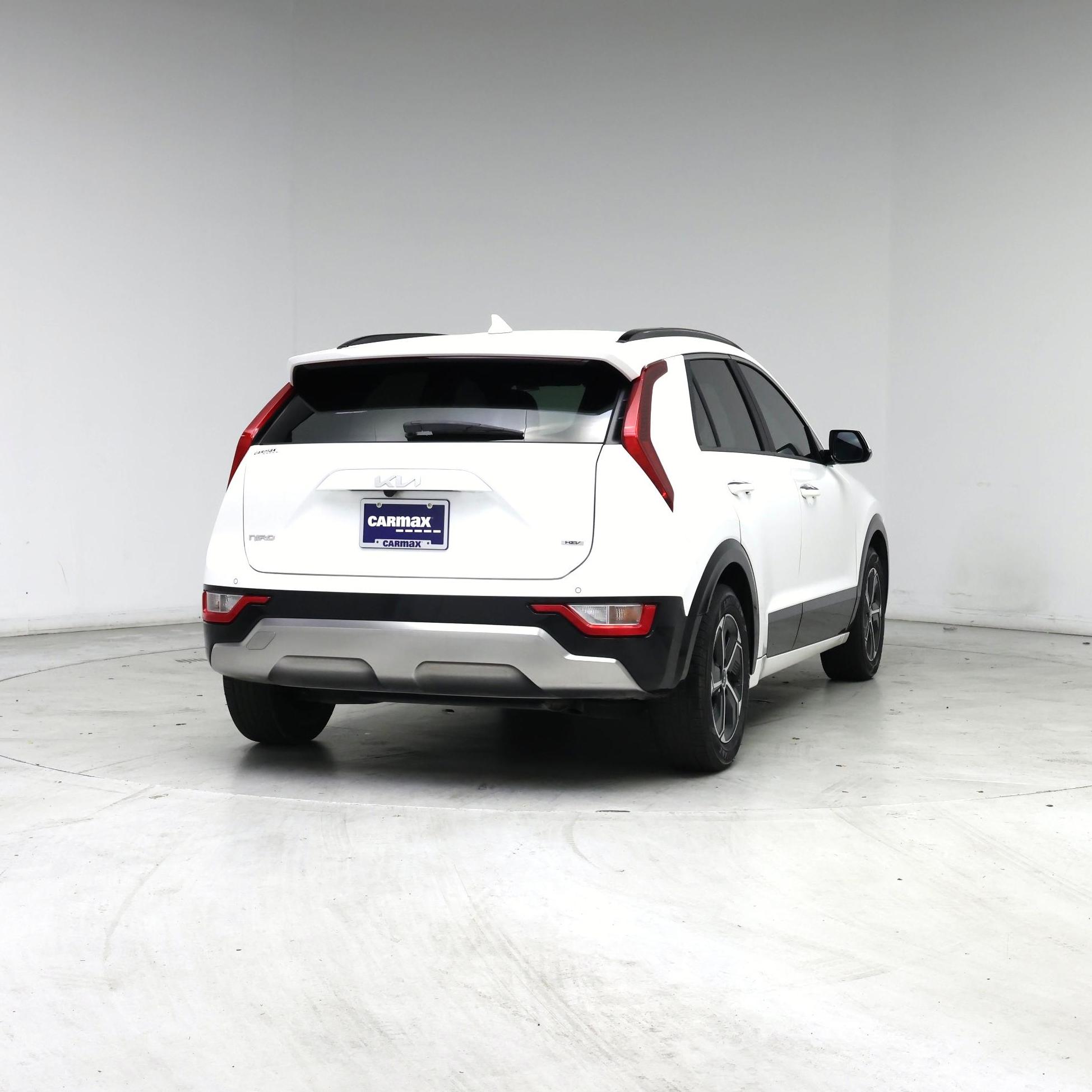 Thumbnail: 2023 Kia Niro - 8