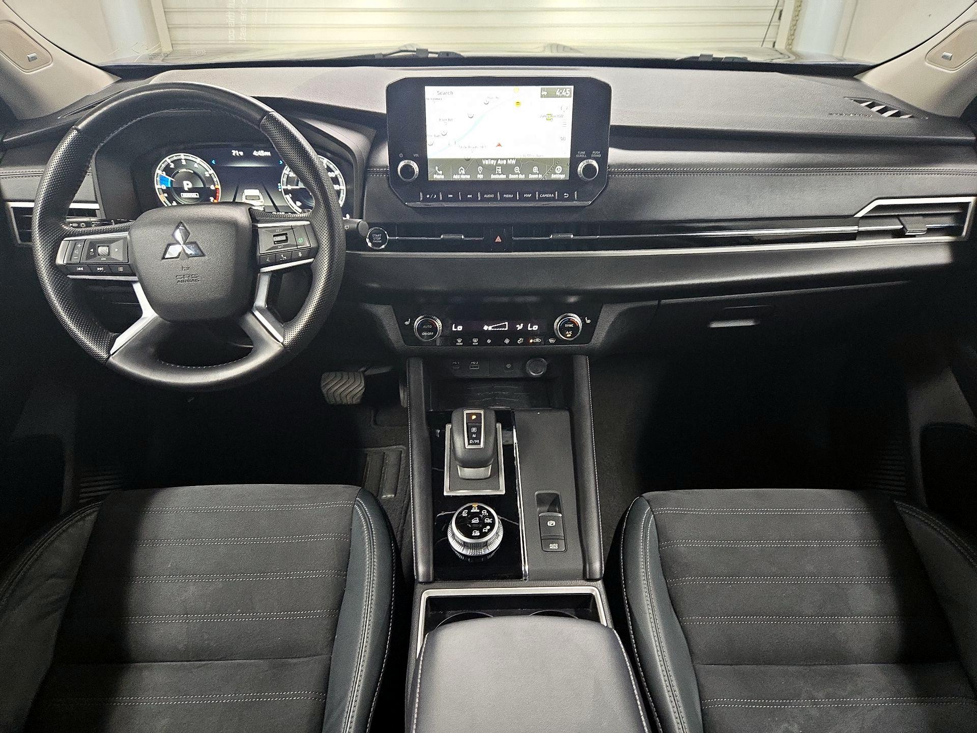 Thumbnail: 2022 Mitsubishi Outlander - 9