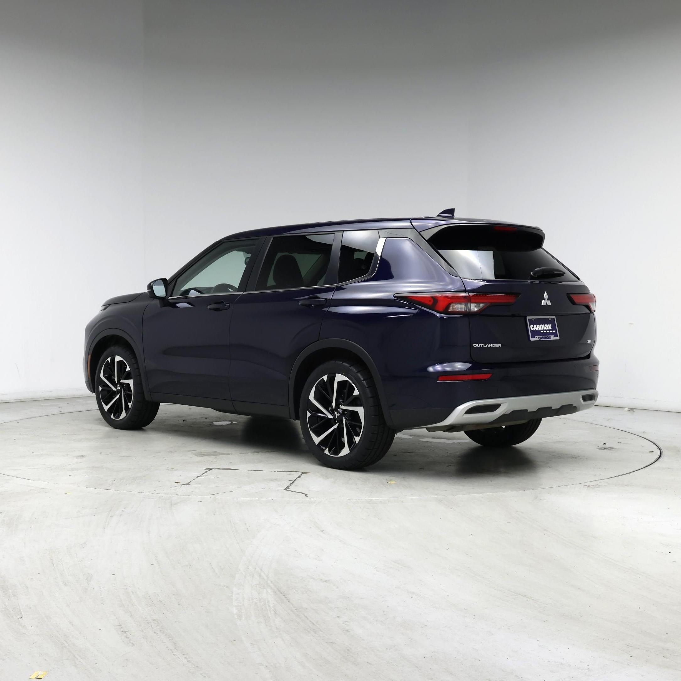 Thumbnail: 2022 Mitsubishi Outlander - 2