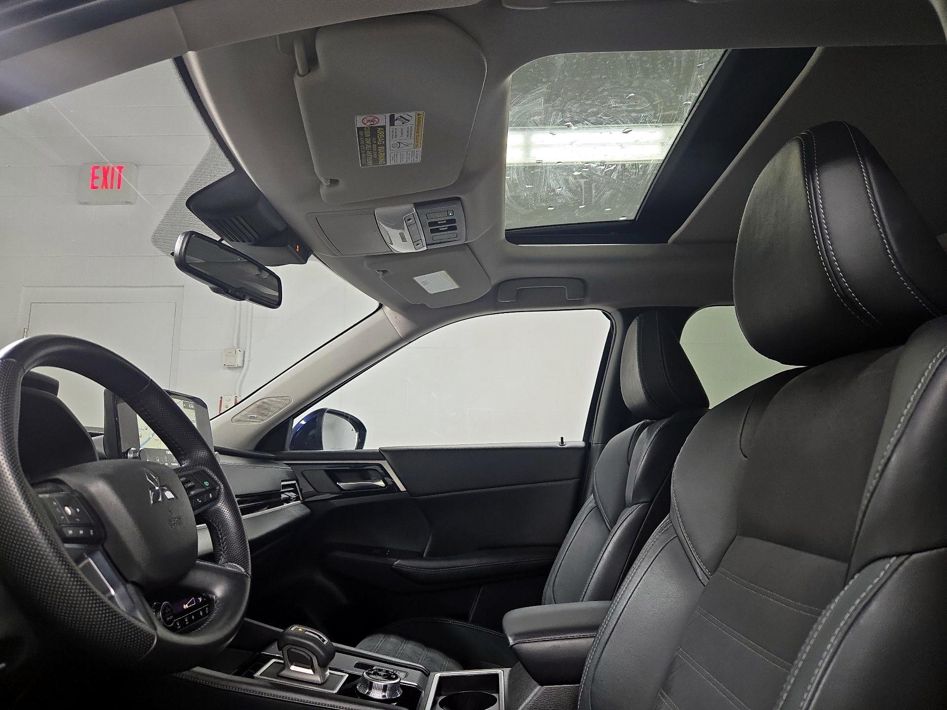 Thumbnail: 2022 Mitsubishi Outlander - 20