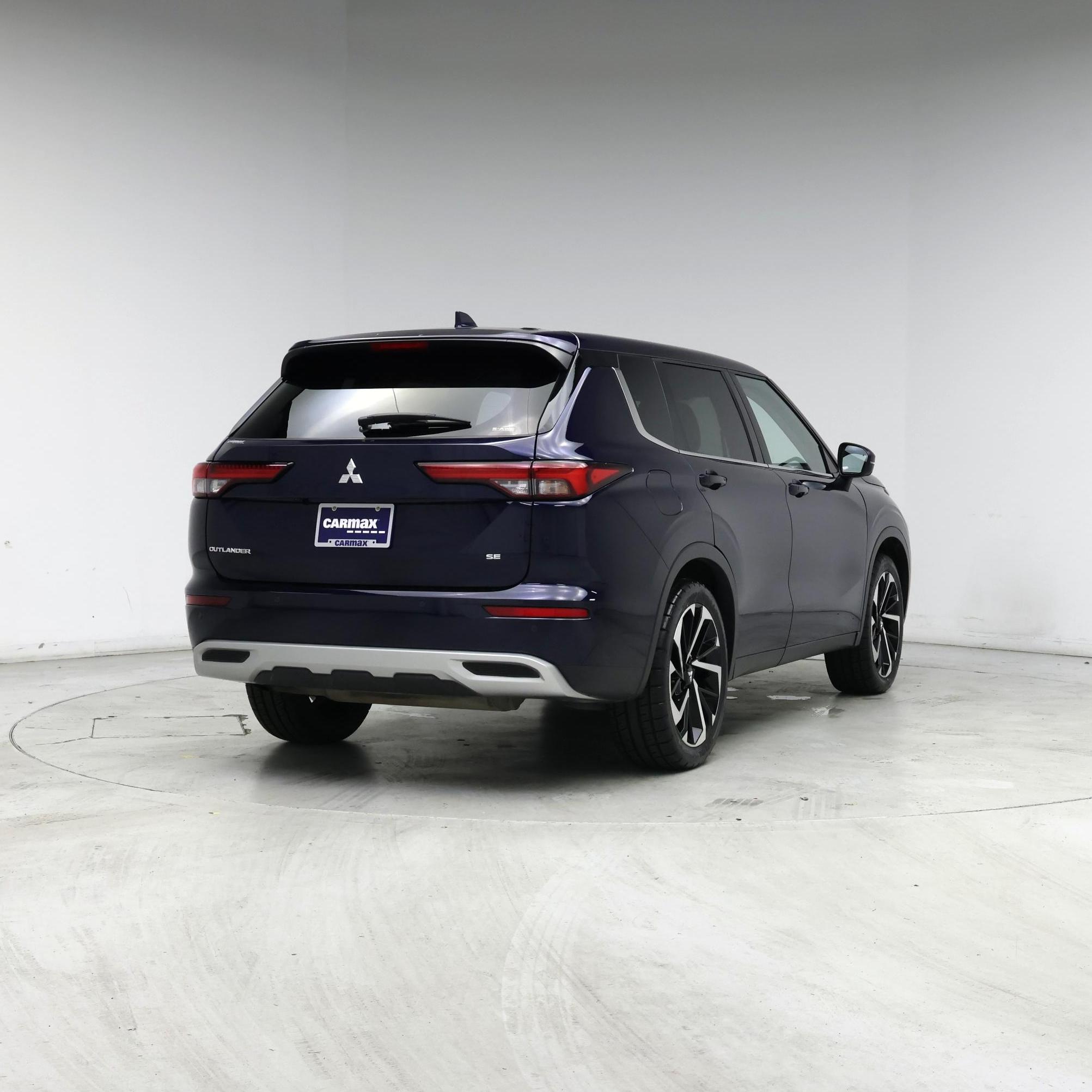 Thumbnail: 2022 Mitsubishi Outlander - 8