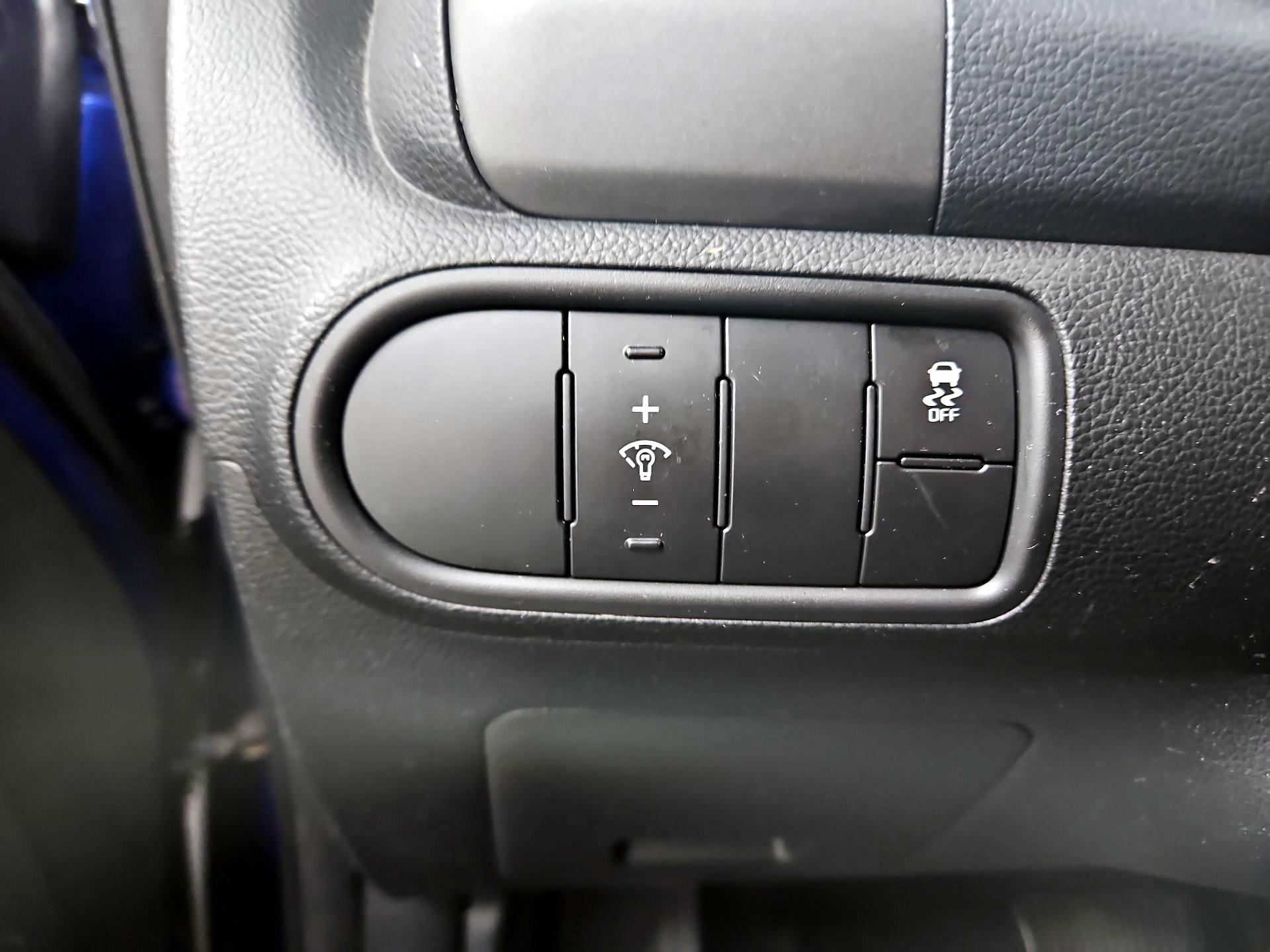 Thumbnail: 2017 Kia Forte - 13
