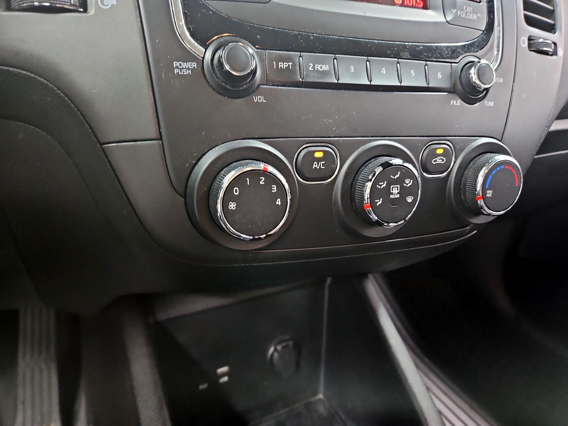 Thumbnail: 2017 Kia Forte - 15