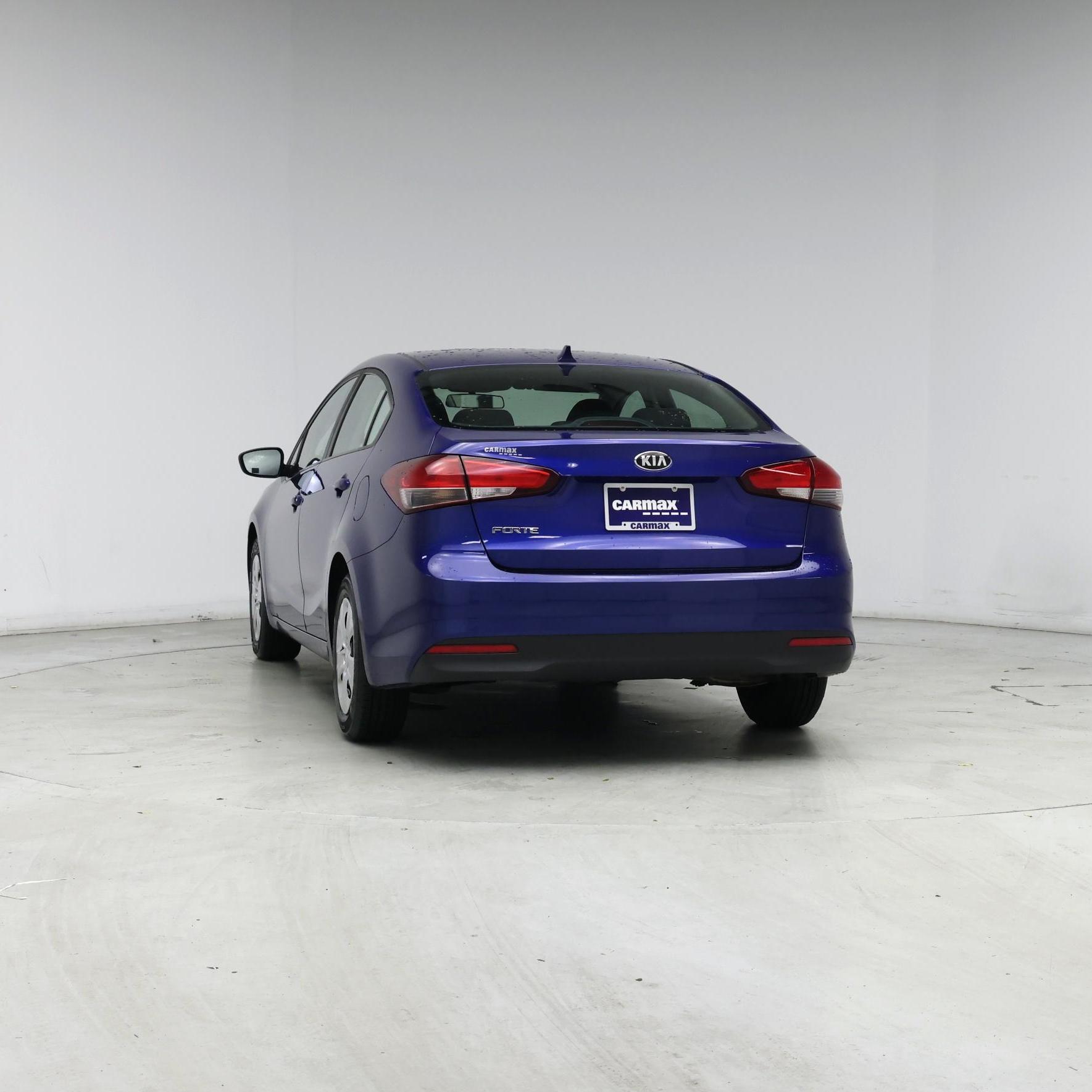 Thumbnail: 2017 Kia Forte - 6