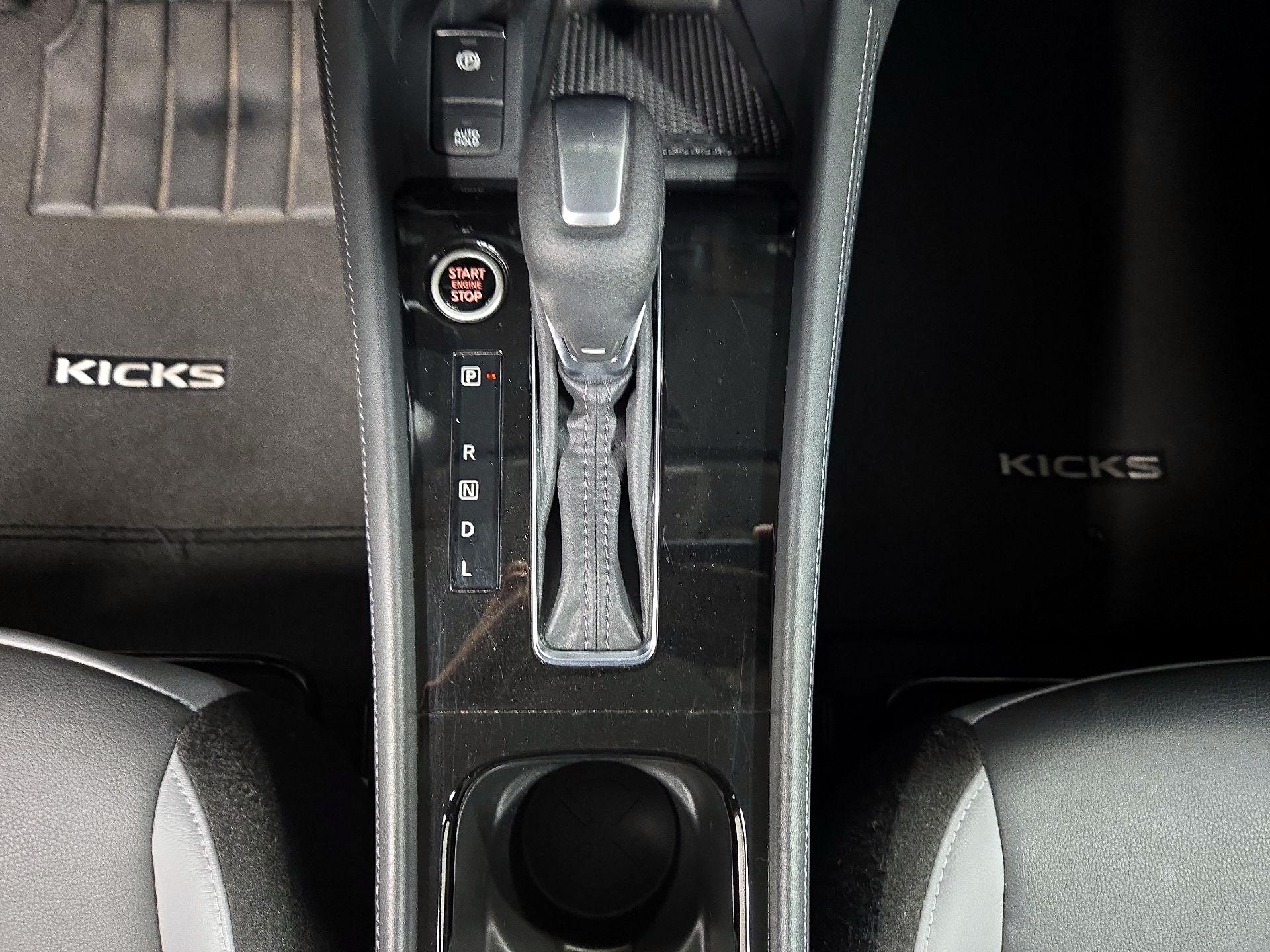 Thumbnail: 2023 Nissan Kicks - 17