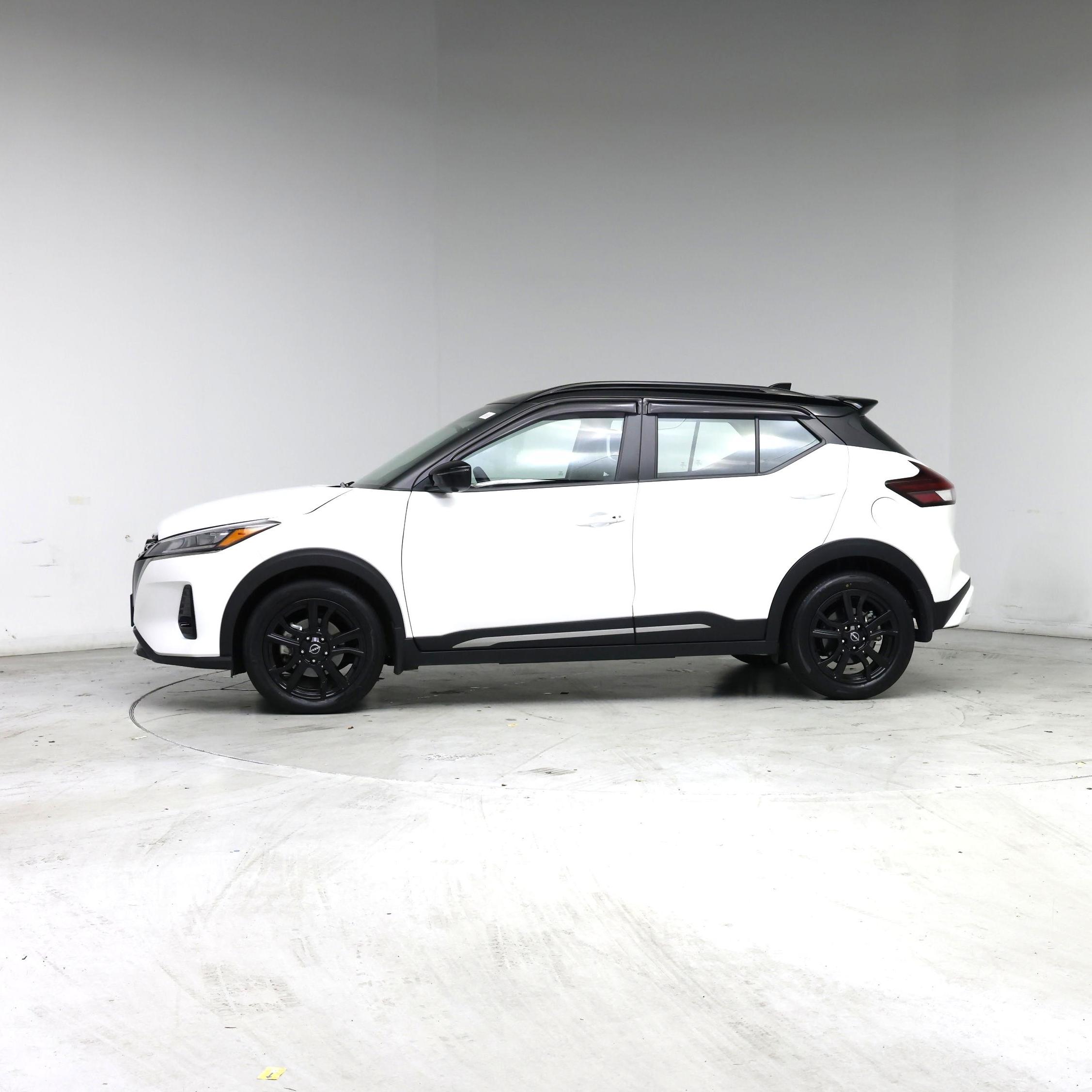 Thumbnail: 2023 Nissan Kicks - 3