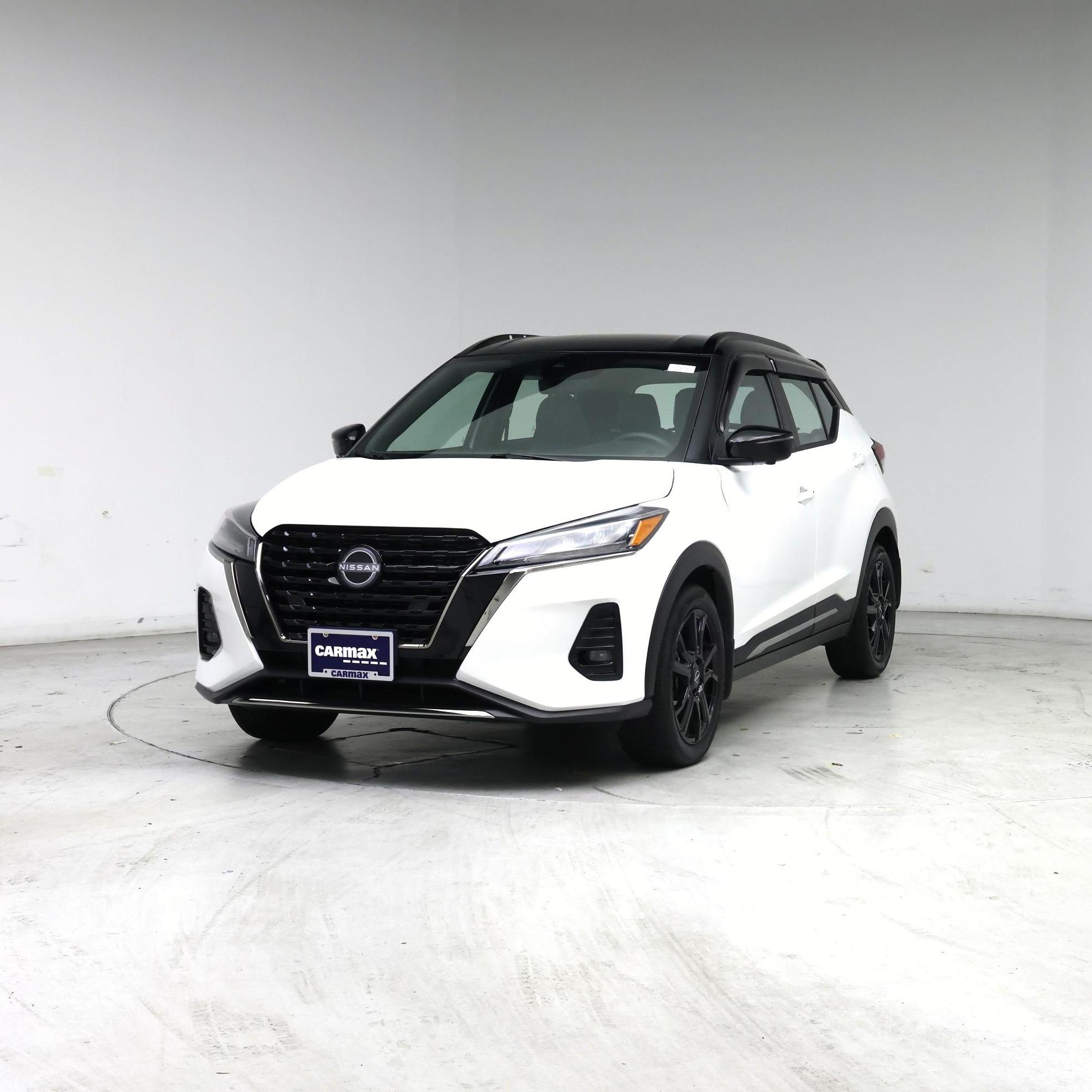 Thumbnail: 2023 Nissan Kicks - 4