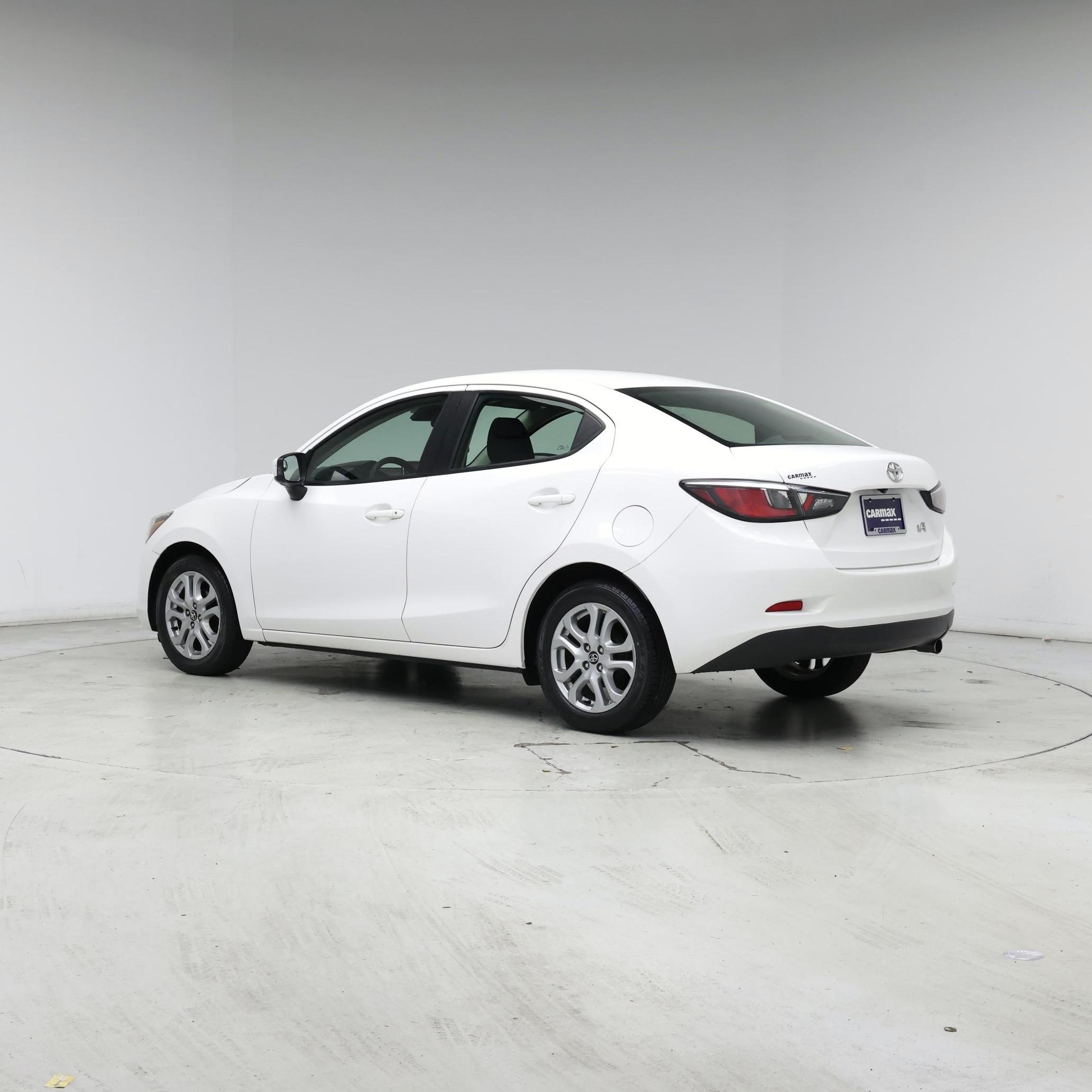 Thumbnail: 2018 Toyota Yaris iA - 2