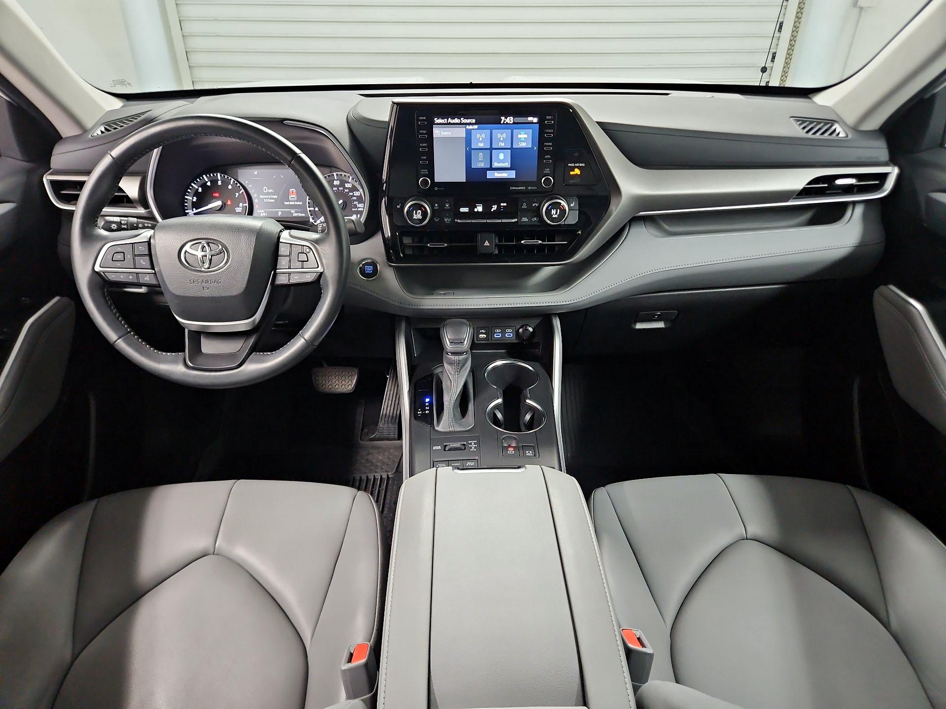 Thumbnail: 2022 Toyota Highlander - 9