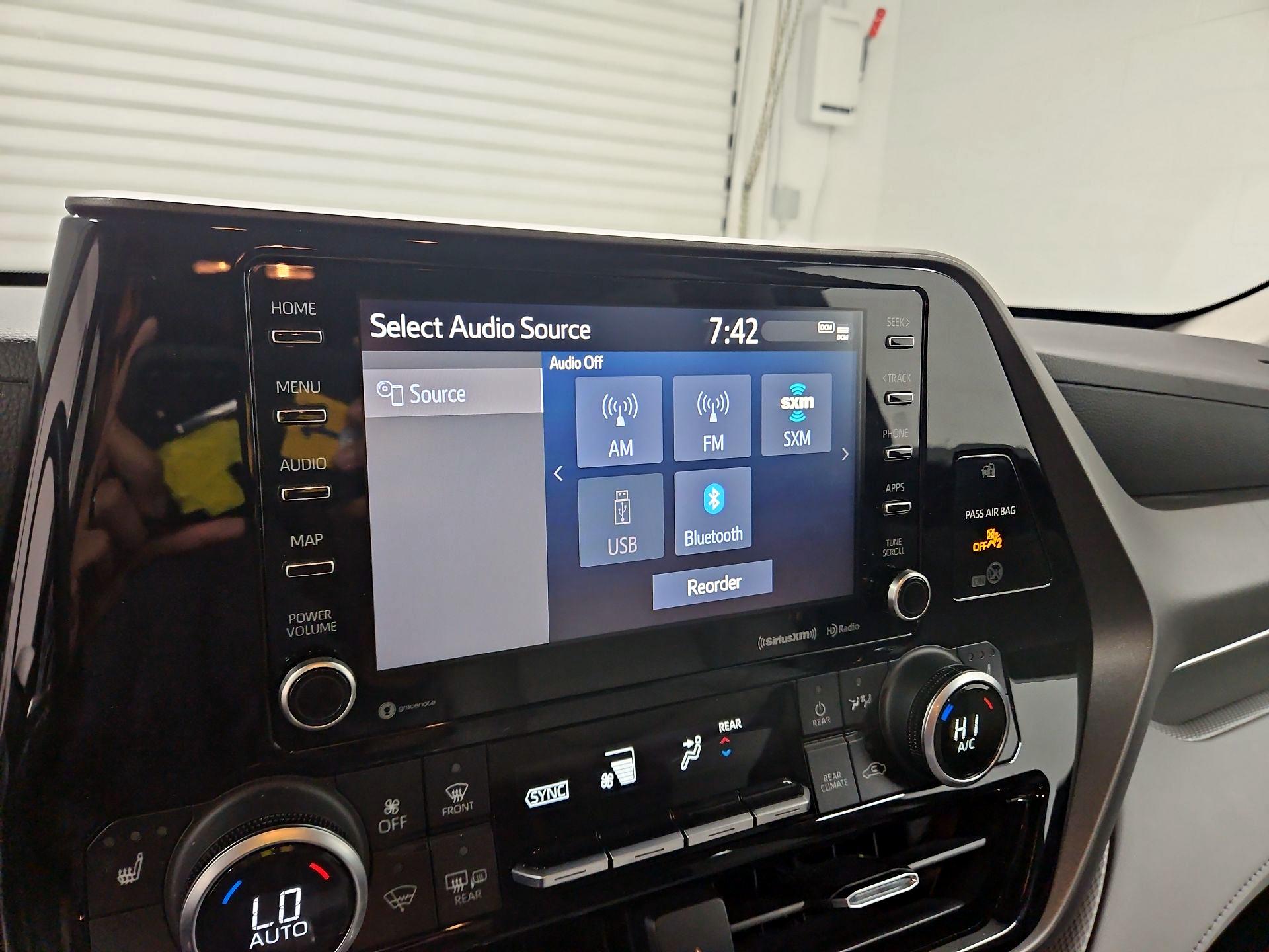 Thumbnail: 2022 Toyota Highlander - 15