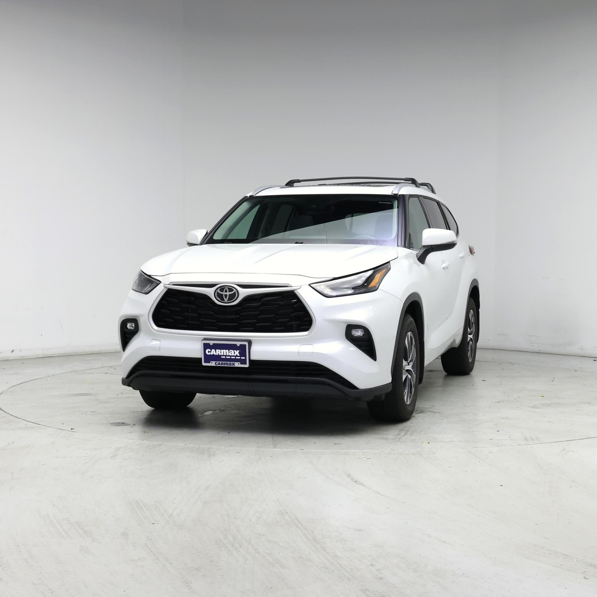 Thumbnail: 2022 Toyota Highlander - 4