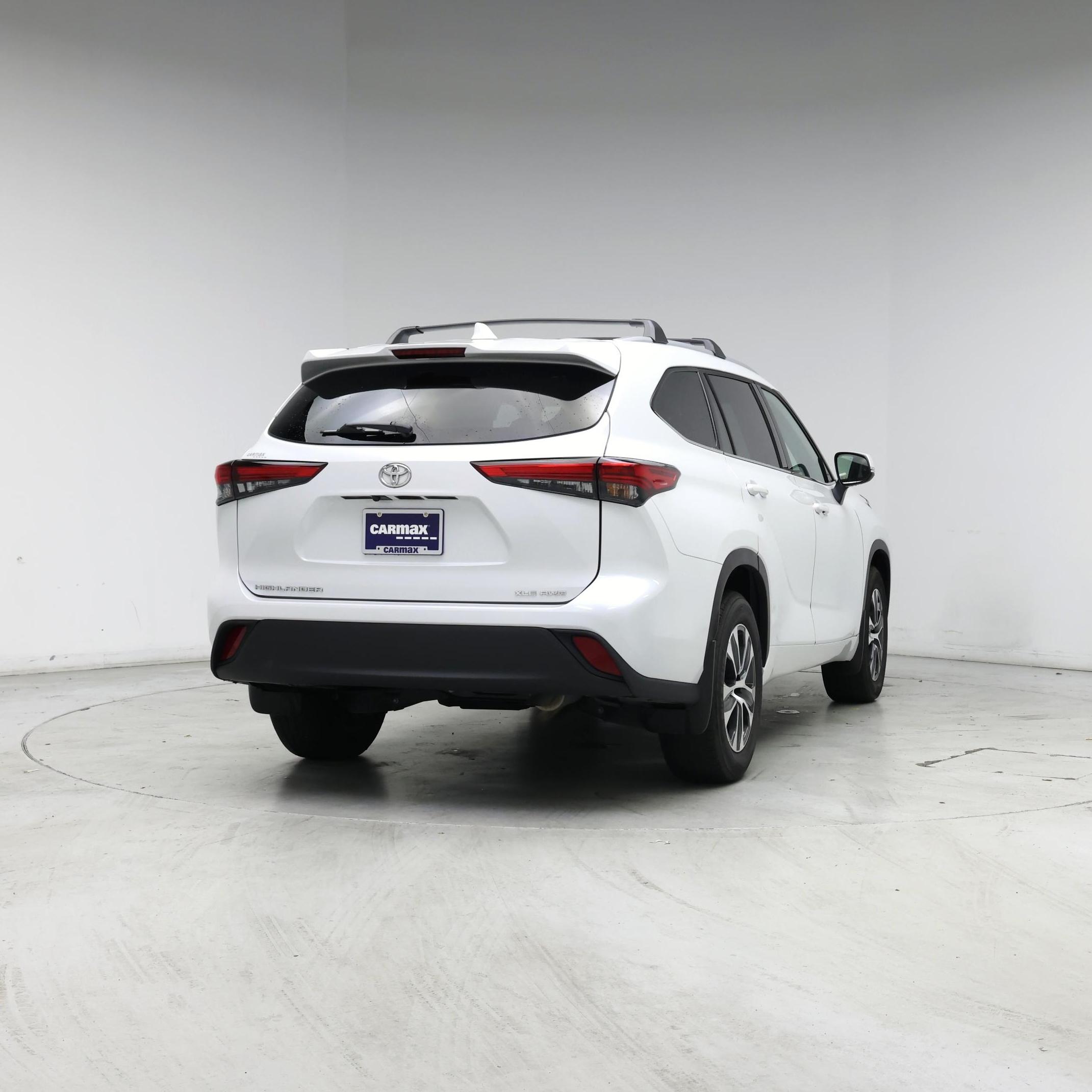 Thumbnail: 2022 Toyota Highlander - 8