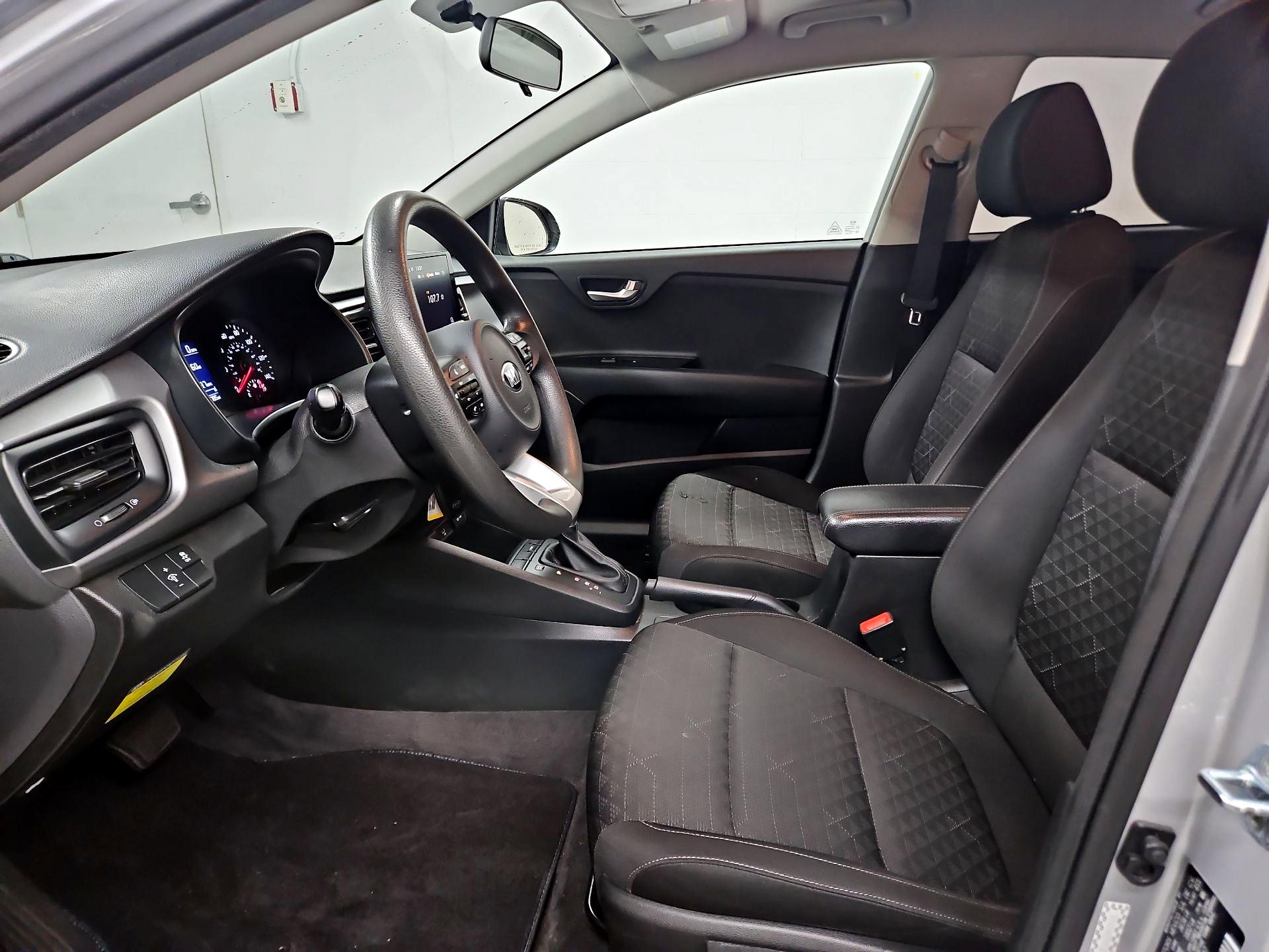 Thumbnail: 2021 Kia Rio - 11