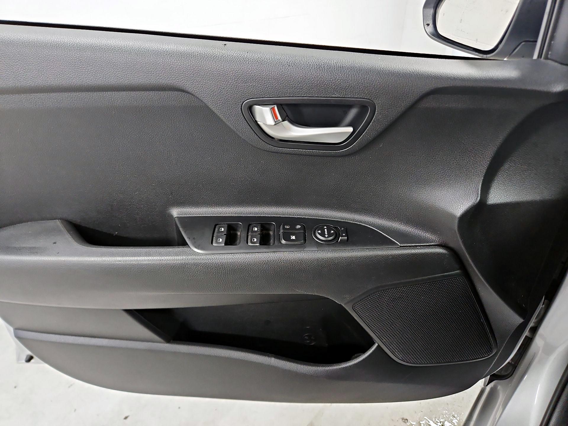 Thumbnail: 2021 Kia Rio - 12
