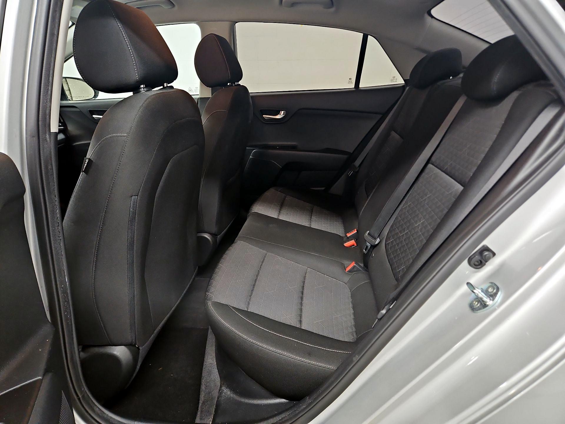 Thumbnail: 2021 Kia Rio - 19