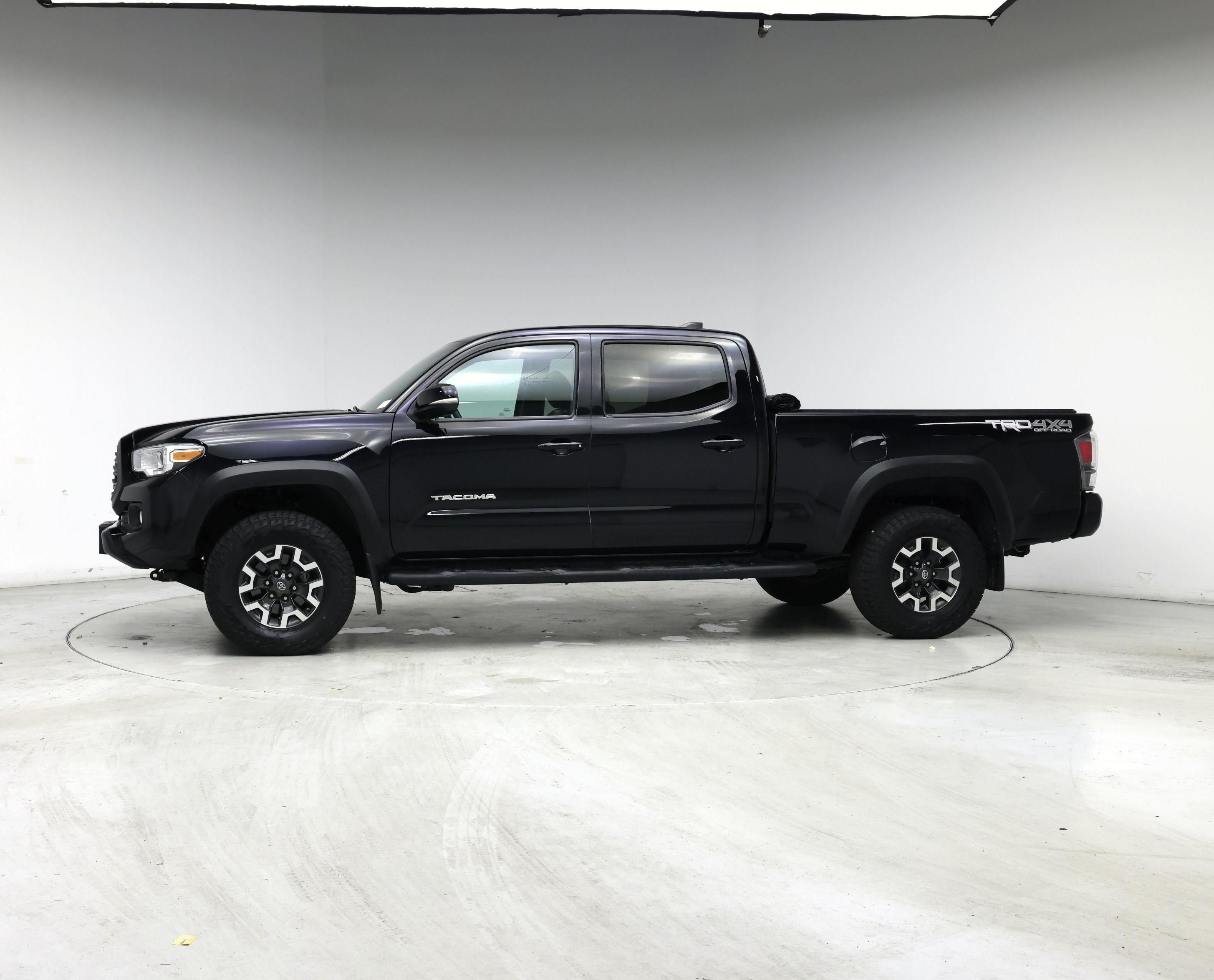 Thumbnail: 2020 Toyota Tacoma - 3