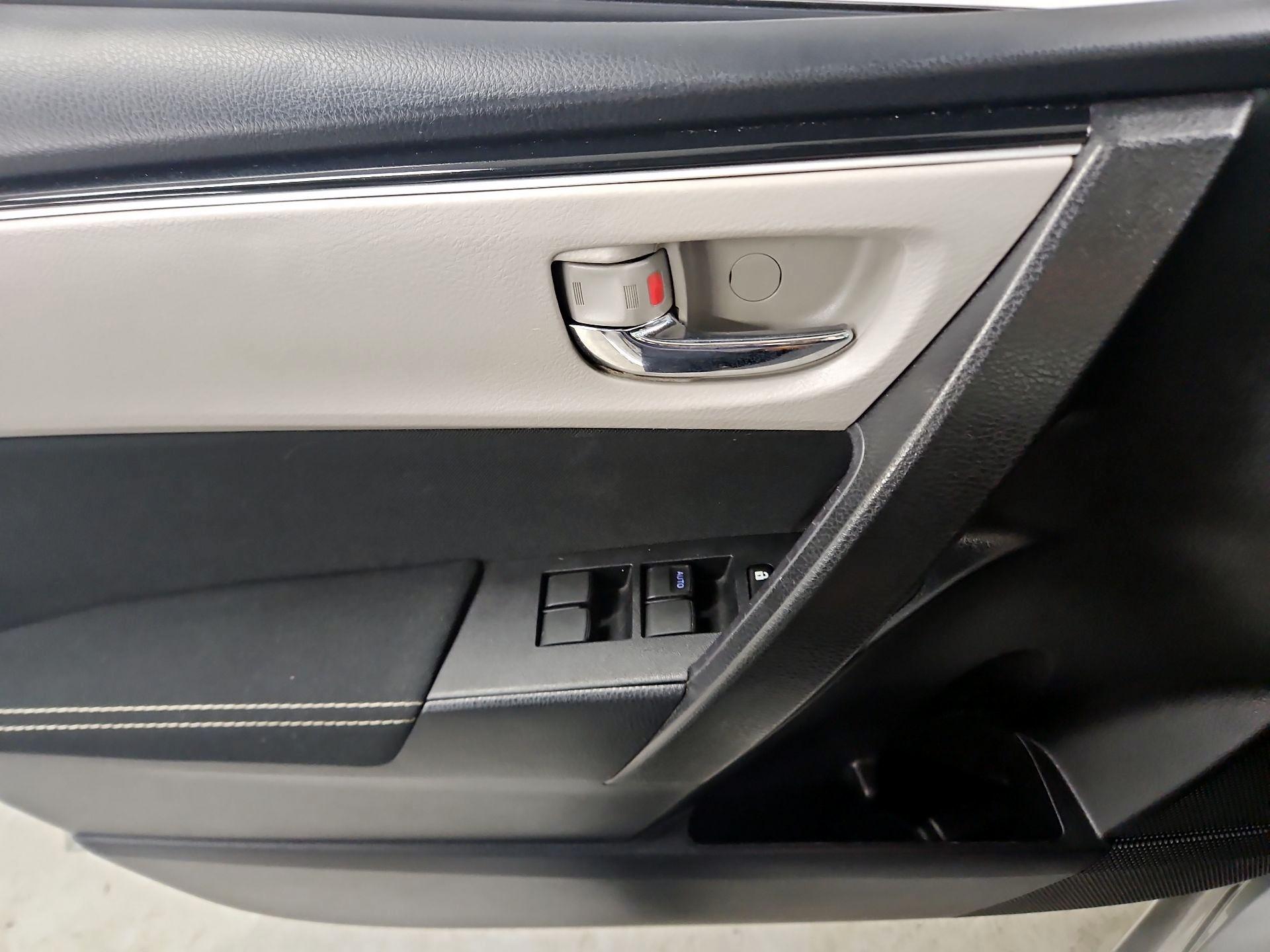 Thumbnail: 2019 Toyota Corolla - 12