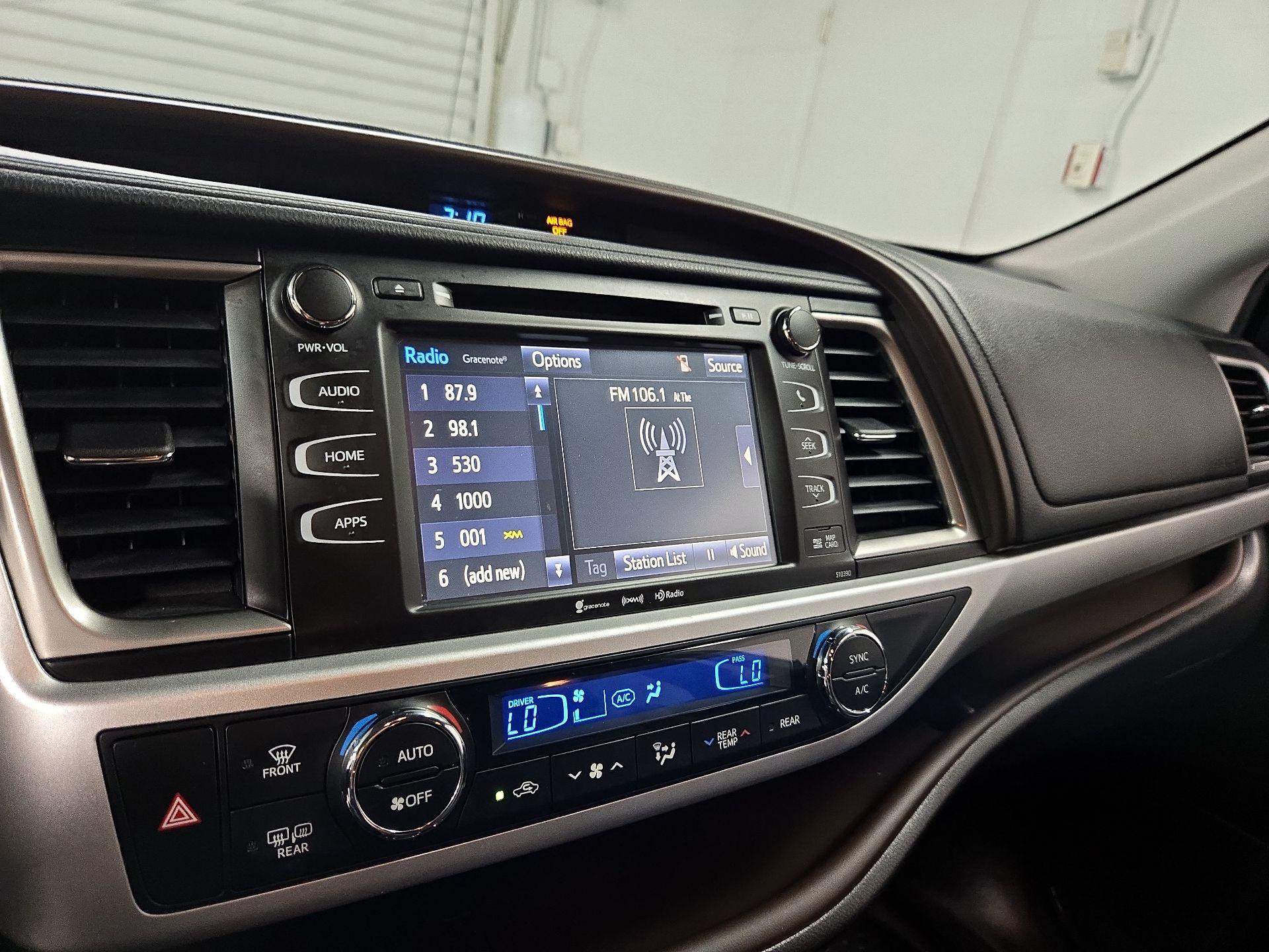 Thumbnail: 2019 Toyota Highlander - 16